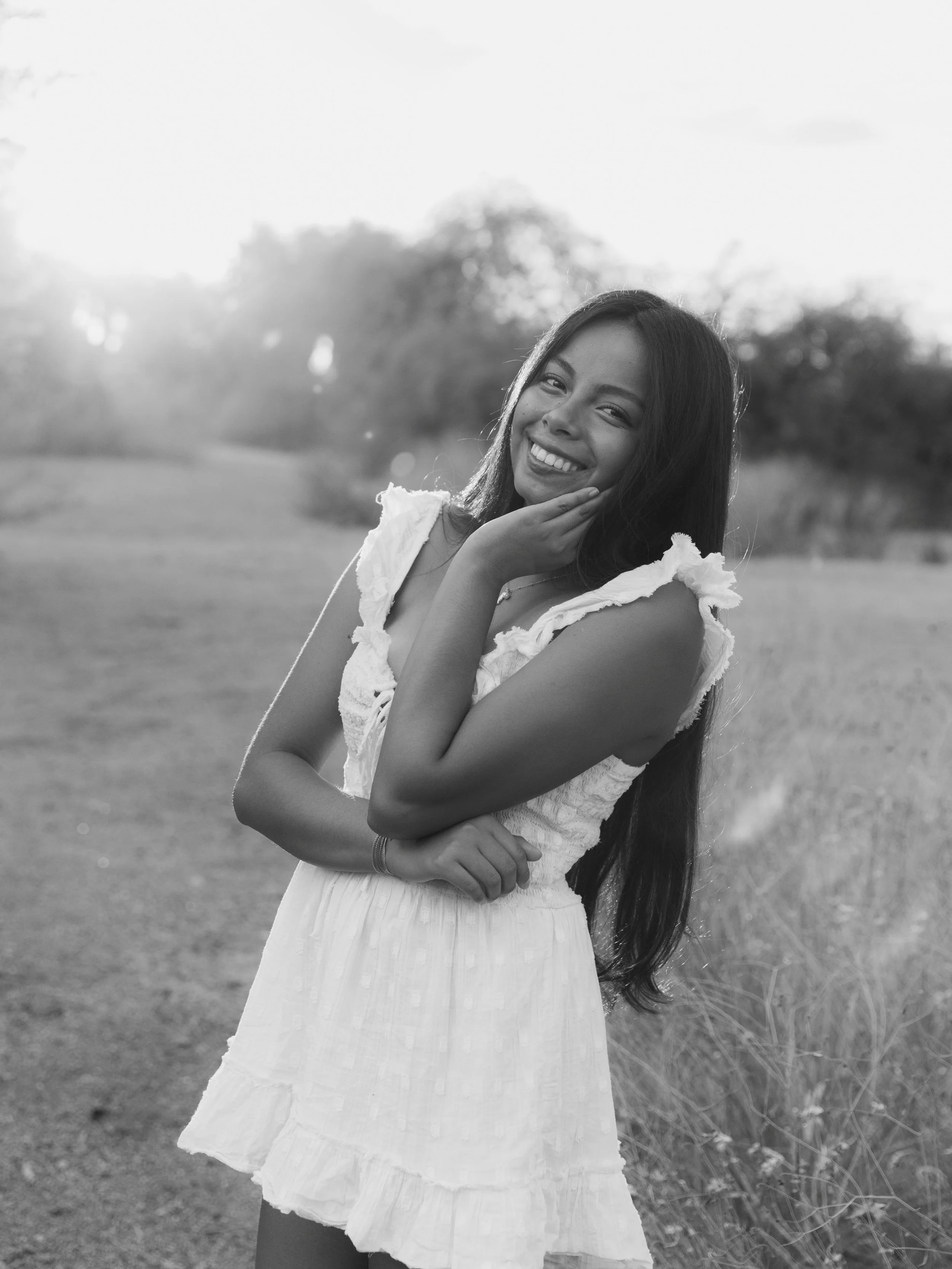 Senior session for Natalie!✨ This girl has the kind of smile that lights up every frame!! Since she&rsquo;s a swimmer, we had to make sure water made its way into the shoot, so Papago Park was the perfect spot. We started by the ponds, then wandered 