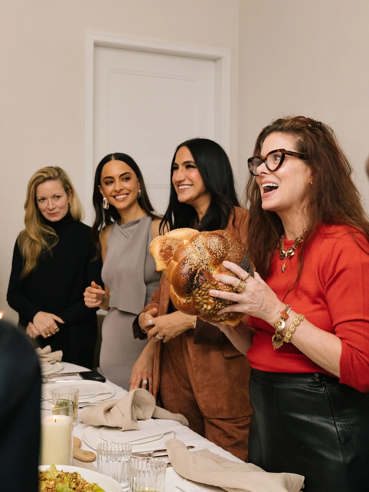 Last week, my dear friend @monavaynerchuk and I co-hosted a Shabbat together in her stunning home in New York. Shabbat is my favorite ritual - a weekly reminder to slow down, be present, spend time with loved ones, and focus on joy. It was one of tho