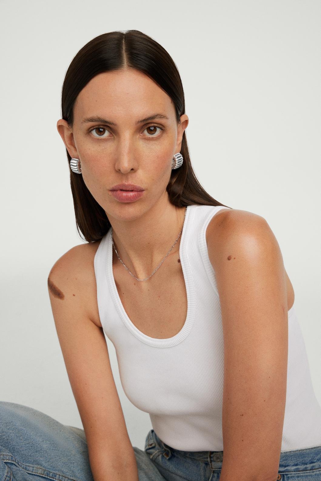 FY25-Charlotte-CharlotteEarrings3-OnFigure_044.jpg