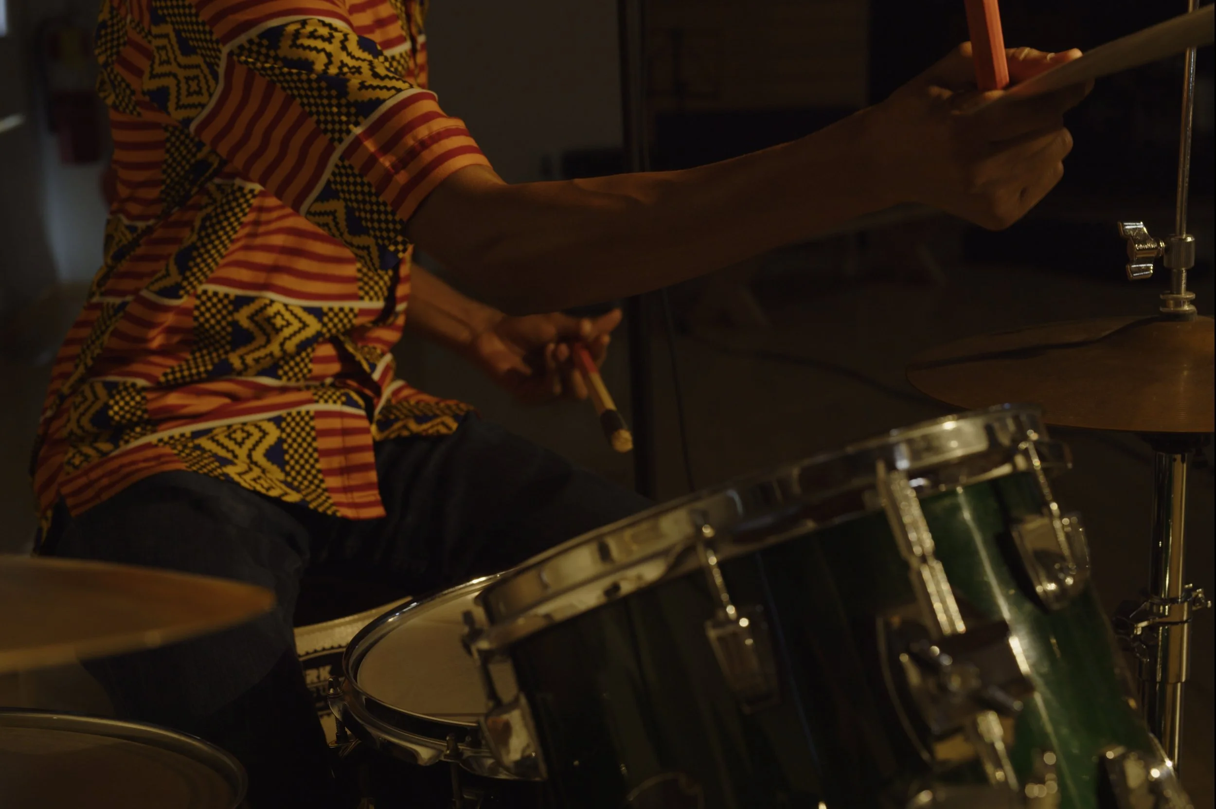 Aaron Grooves Drums 02.jpg