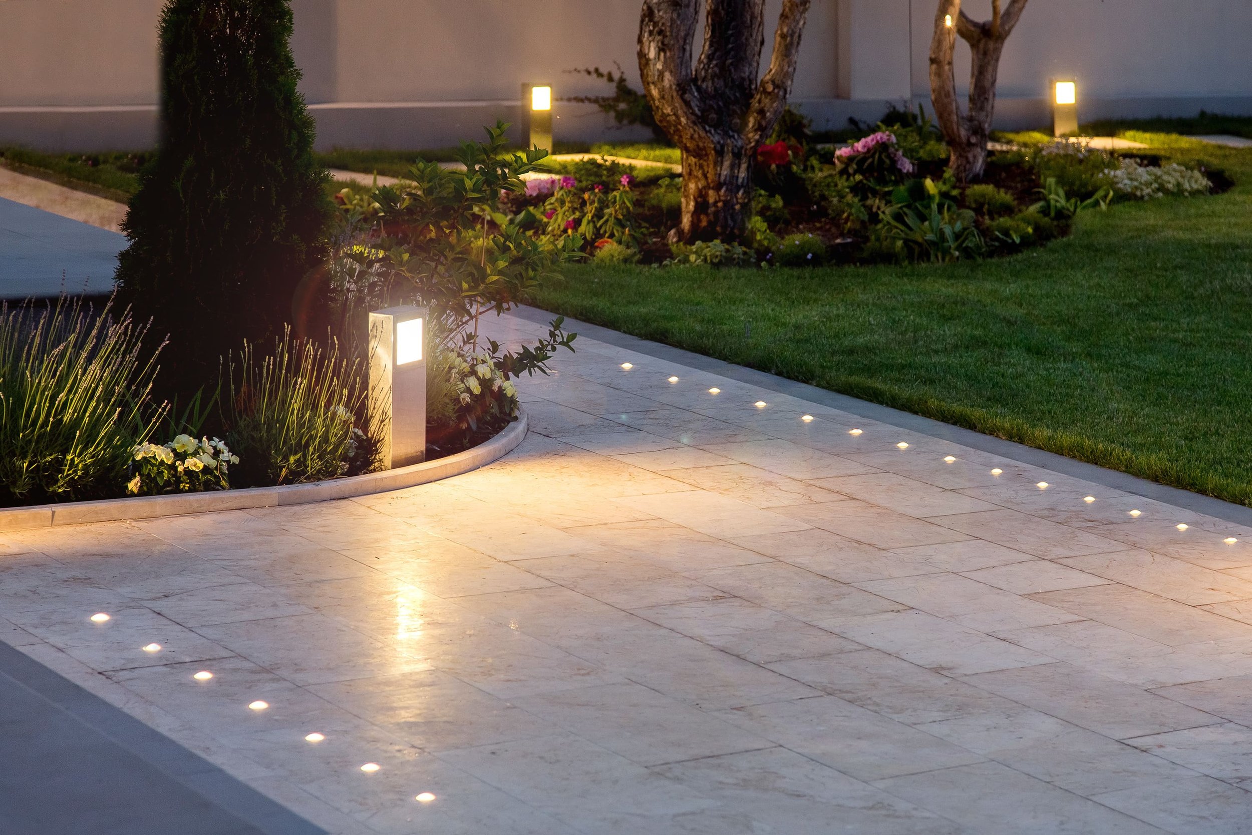 North Shore Paver Lights That Elevate Every Hardscape Project