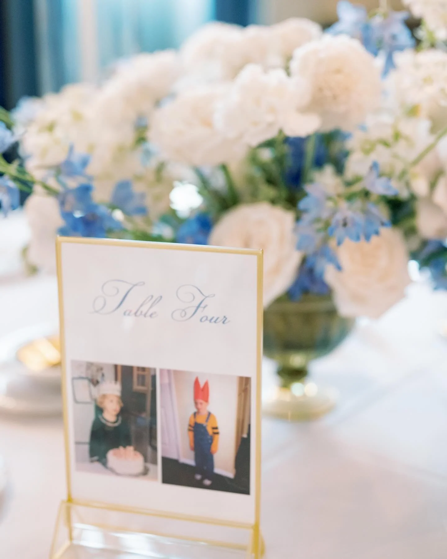DAY OF SIGNAGE 

After you send your invitations, the fun doesn&rsquo;t stop there! Day of signage is an amazing way to tie together your stationery and branding with your physical venue and experience. 

What do you need? Here are a few of my favori