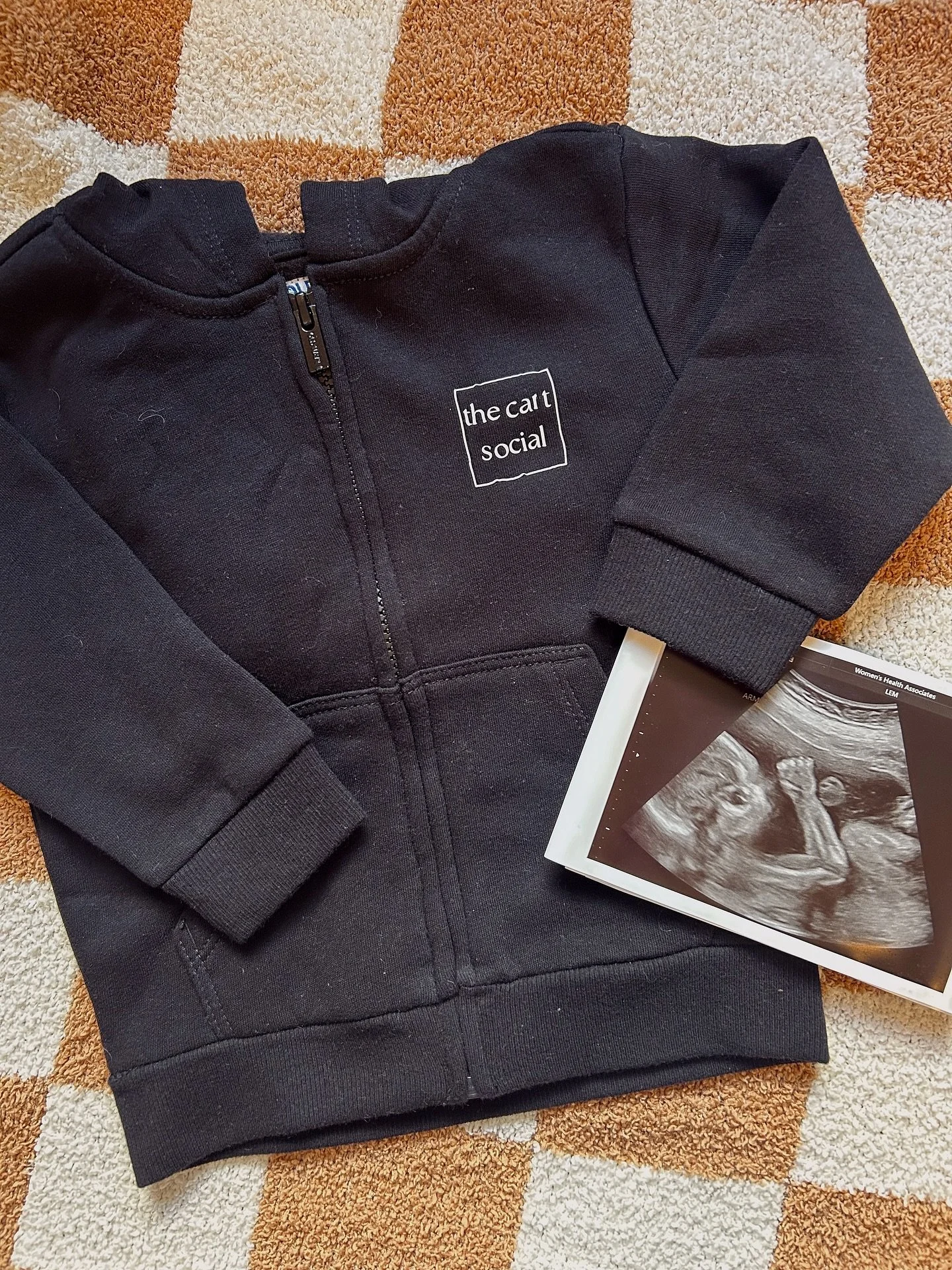 We&rsquo;ve been keeping a secret&hellip;Another little sidekick coming February 2025!! 👶🏻🩵💙

I&rsquo;ll be taking holiday bookings through the end of the year and then will be taking the beginning of 2026 off to be with family and soak in all th