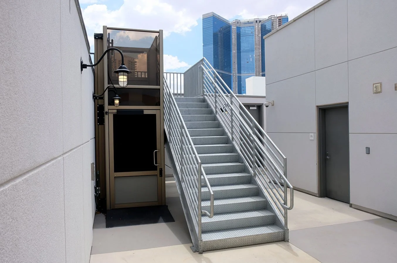 Safety Features Every Vertical Platform Lift Should Have
