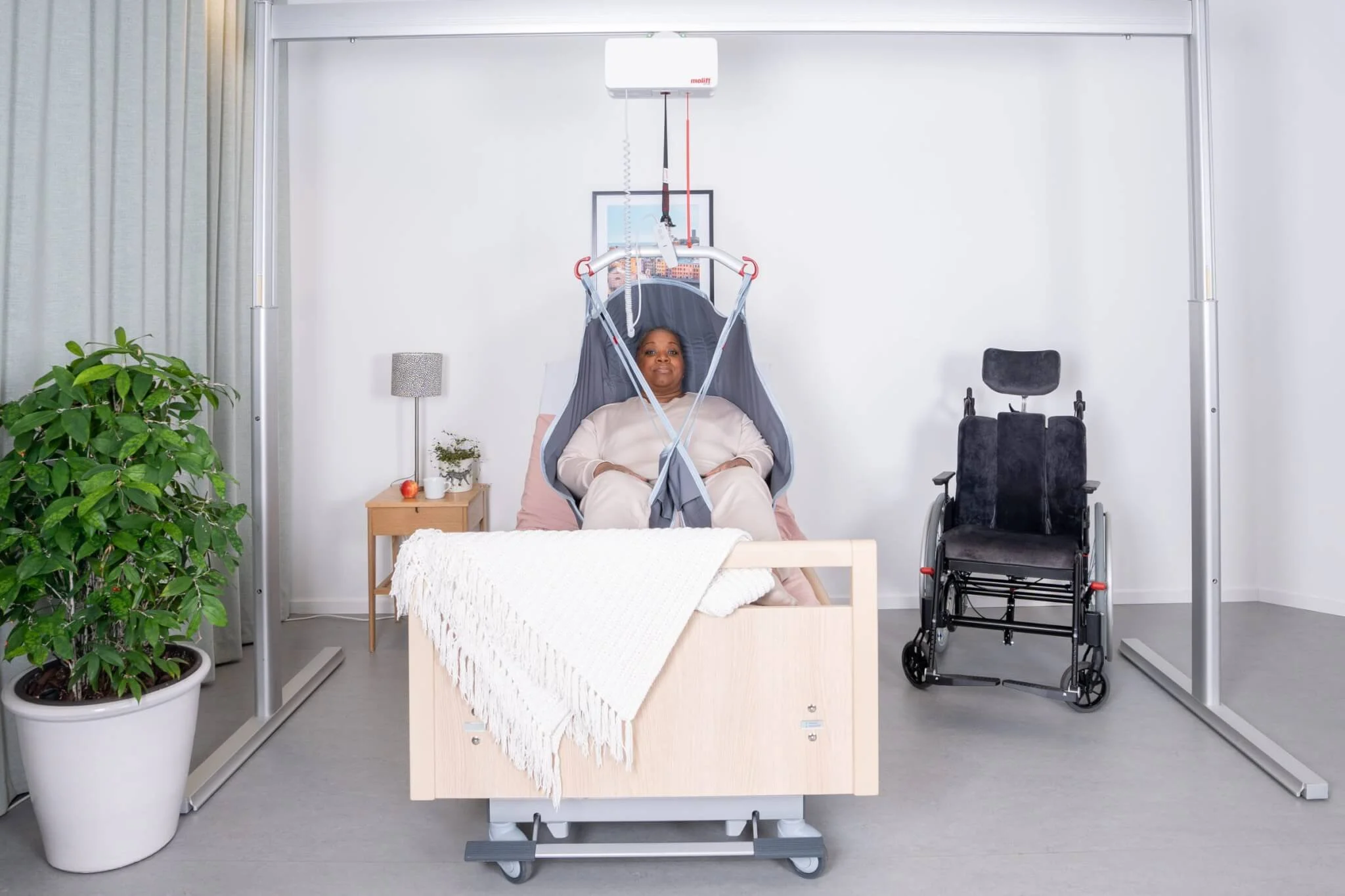 Ceiling-Mounted vs. Freestanding Patient Lifts: Which One Do You Need?