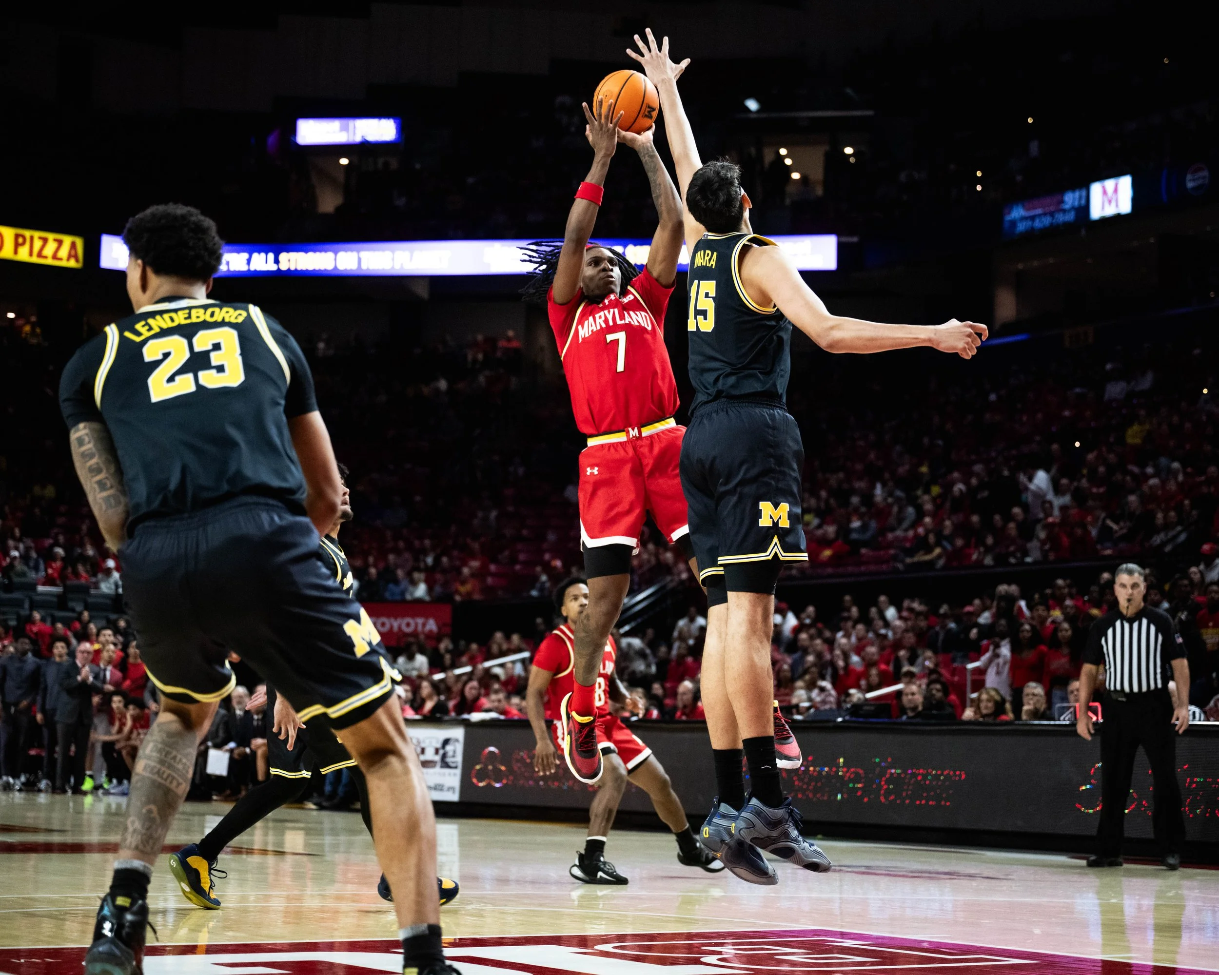 12.13.25mbasketballvsmichigan_md-012.jpg