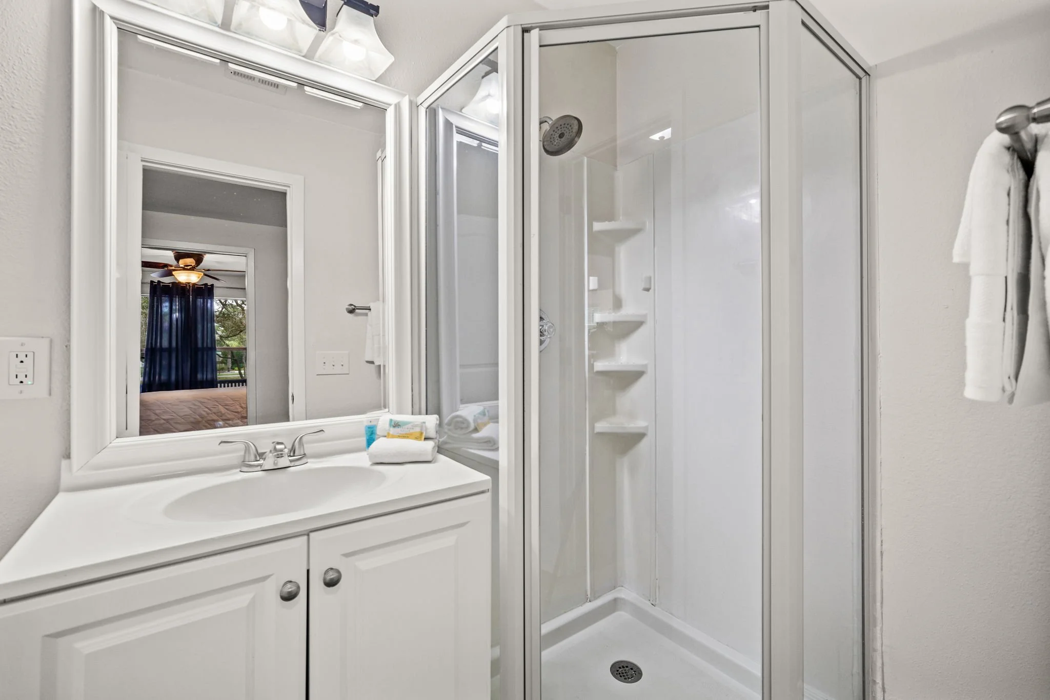 31-web-or-mls-PANHANDLE - 93 BEACH DR N - 24.jpg