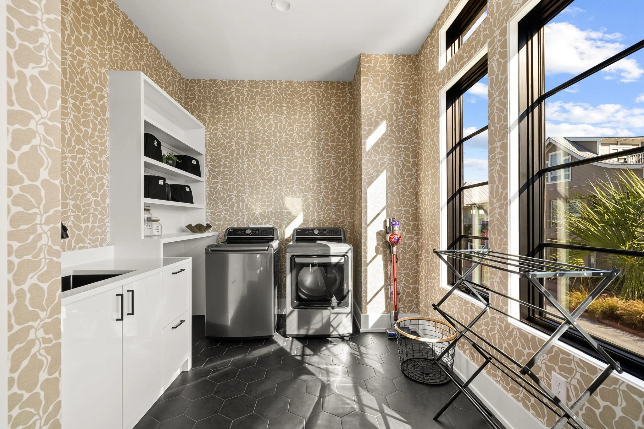 14-web-or-mls-373 Cypress Dr -14.jpg