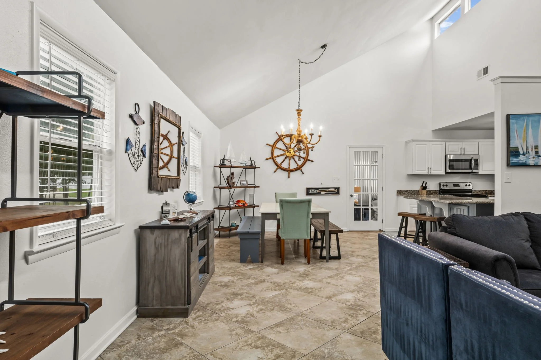 6-web-or-mls-PANHANDLE - 93 BEACH DR N - 01.jpg