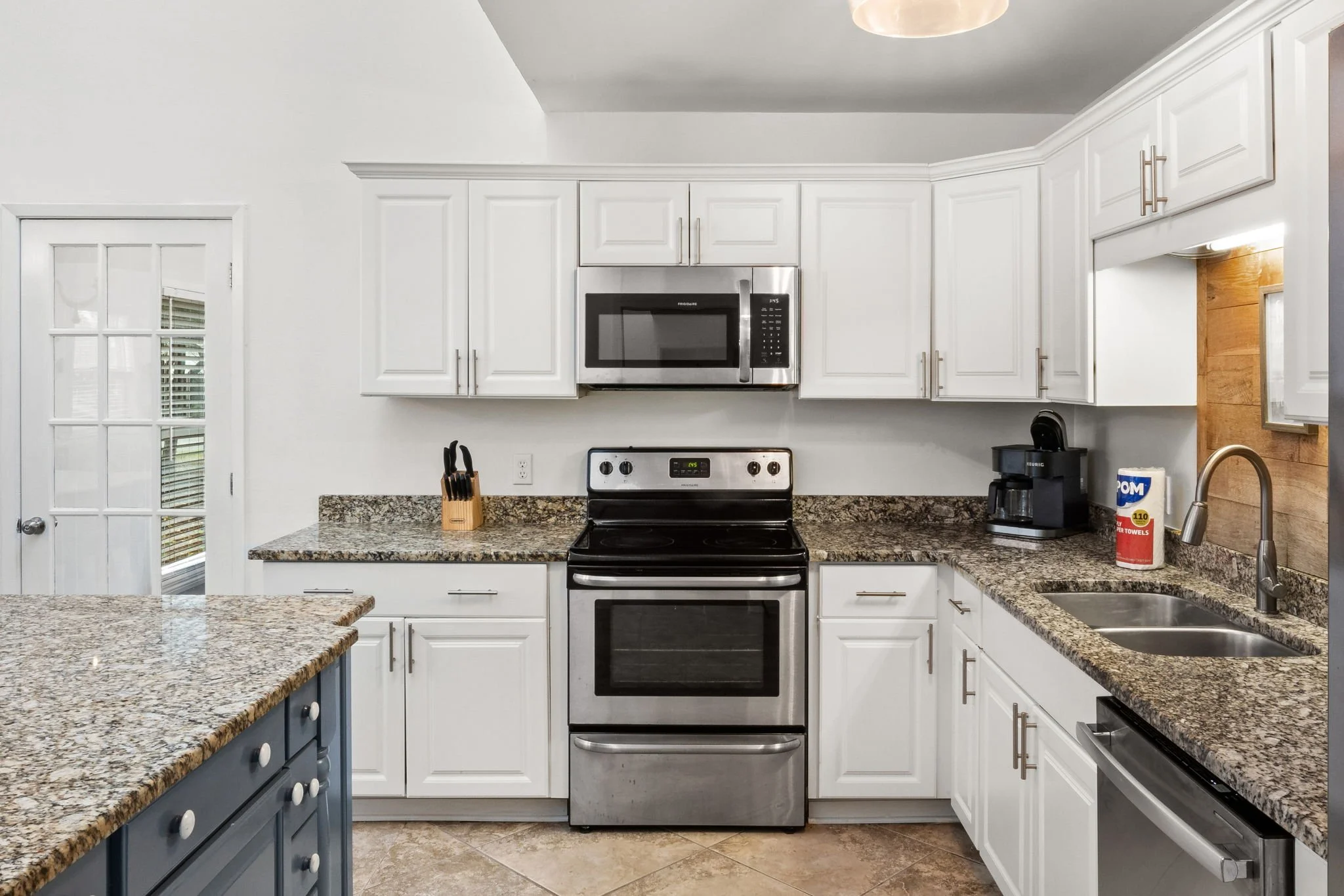 16-web-or-mls-PANHANDLE - 93 BEACH DR N - 10.jpg