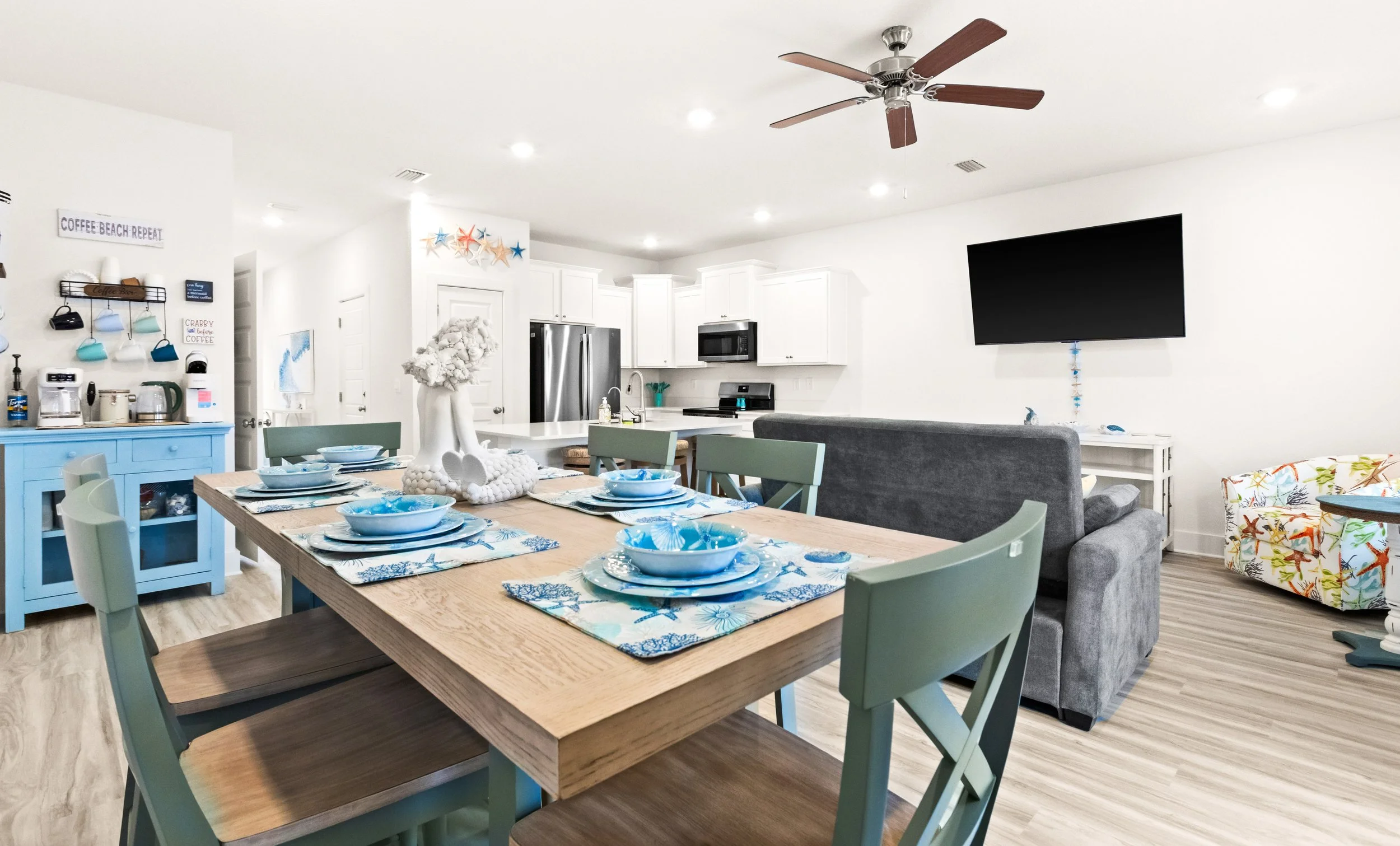 Dining & Open Floor Plan Living