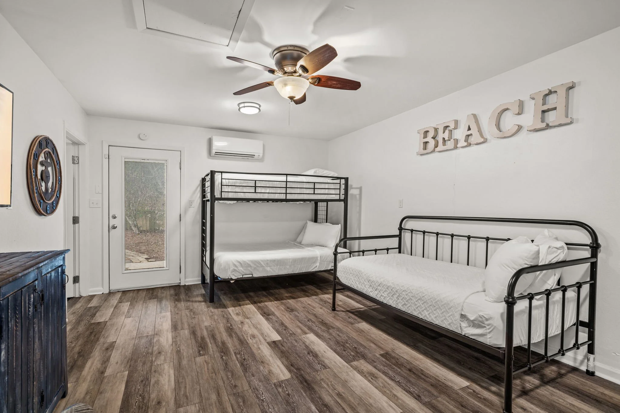 30-web-or-mls-PANHANDLE - 93 BEACH DR N - 23.jpg