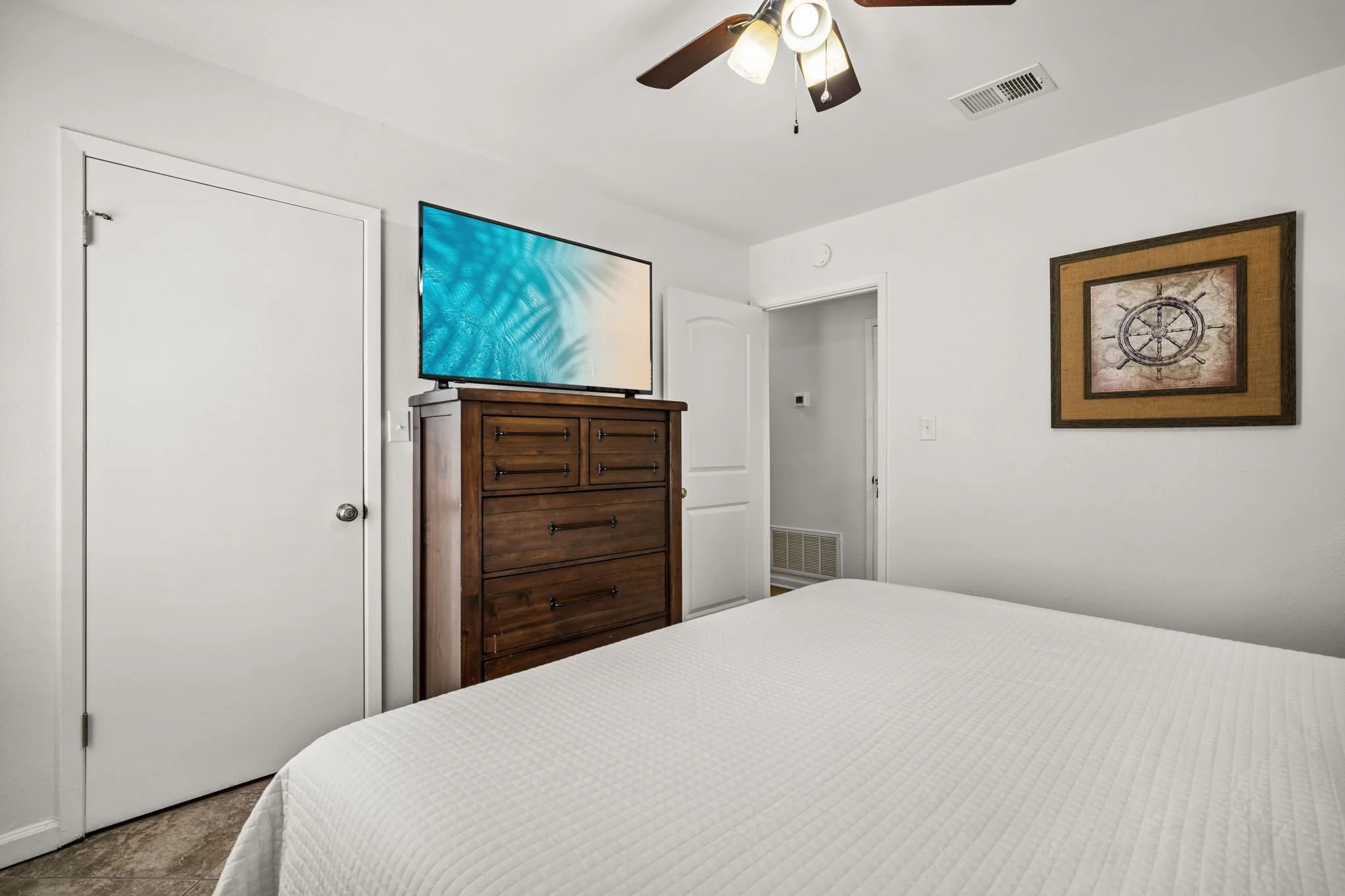 25-web-or-mls-PANHANDLE - 93 BEACH DR N - 18.jpg