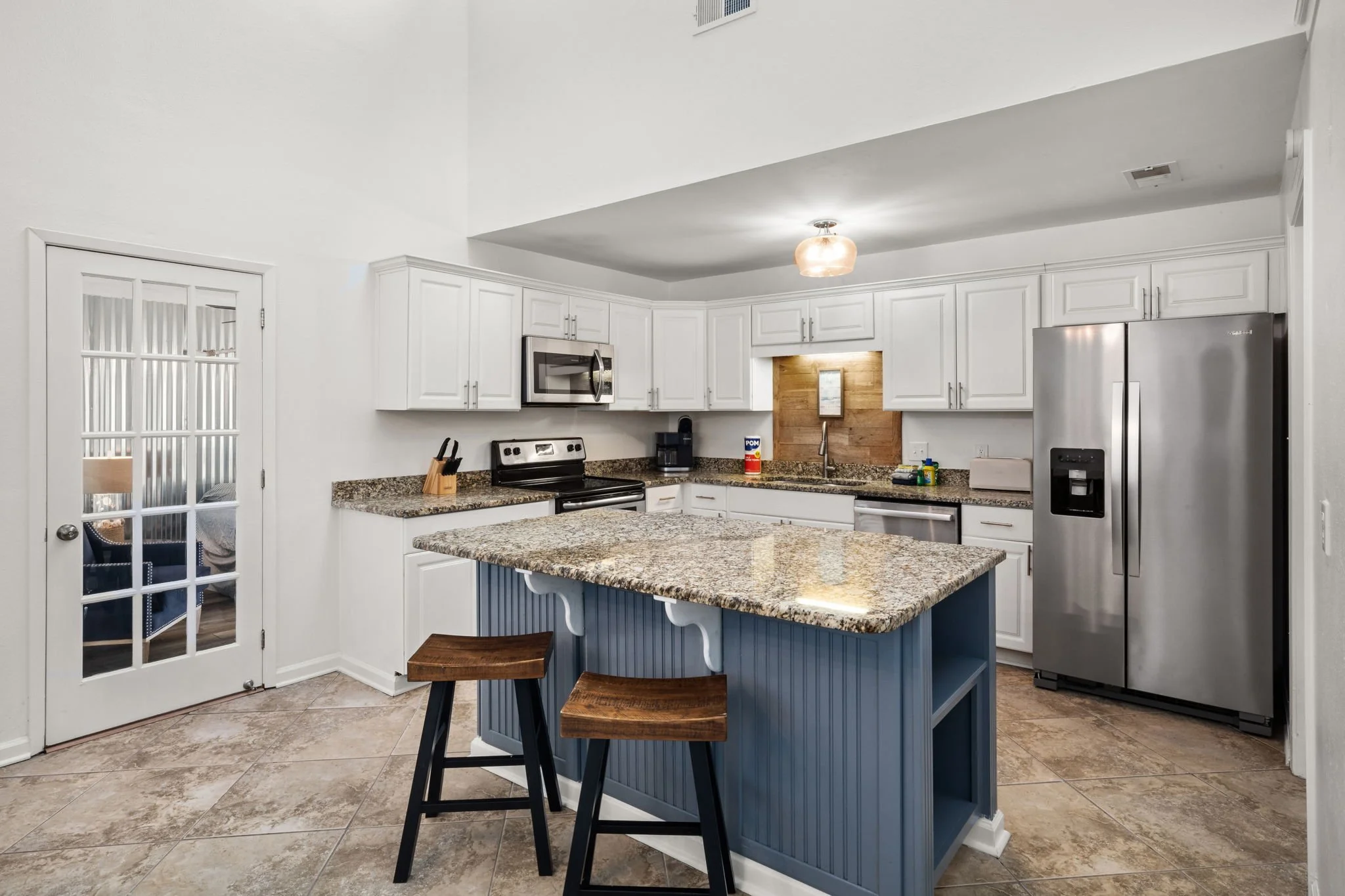 13-web-or-mls-PANHANDLE - 93 BEACH DR N - 07.jpg