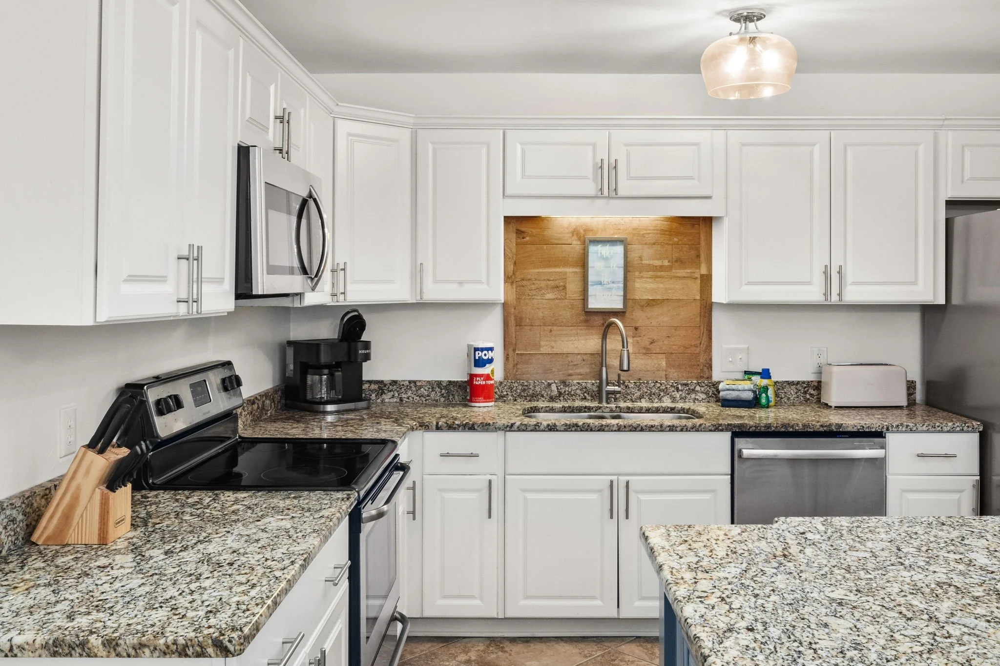 14-web-or-mls-PANHANDLE - 93 BEACH DR N - 08.jpg