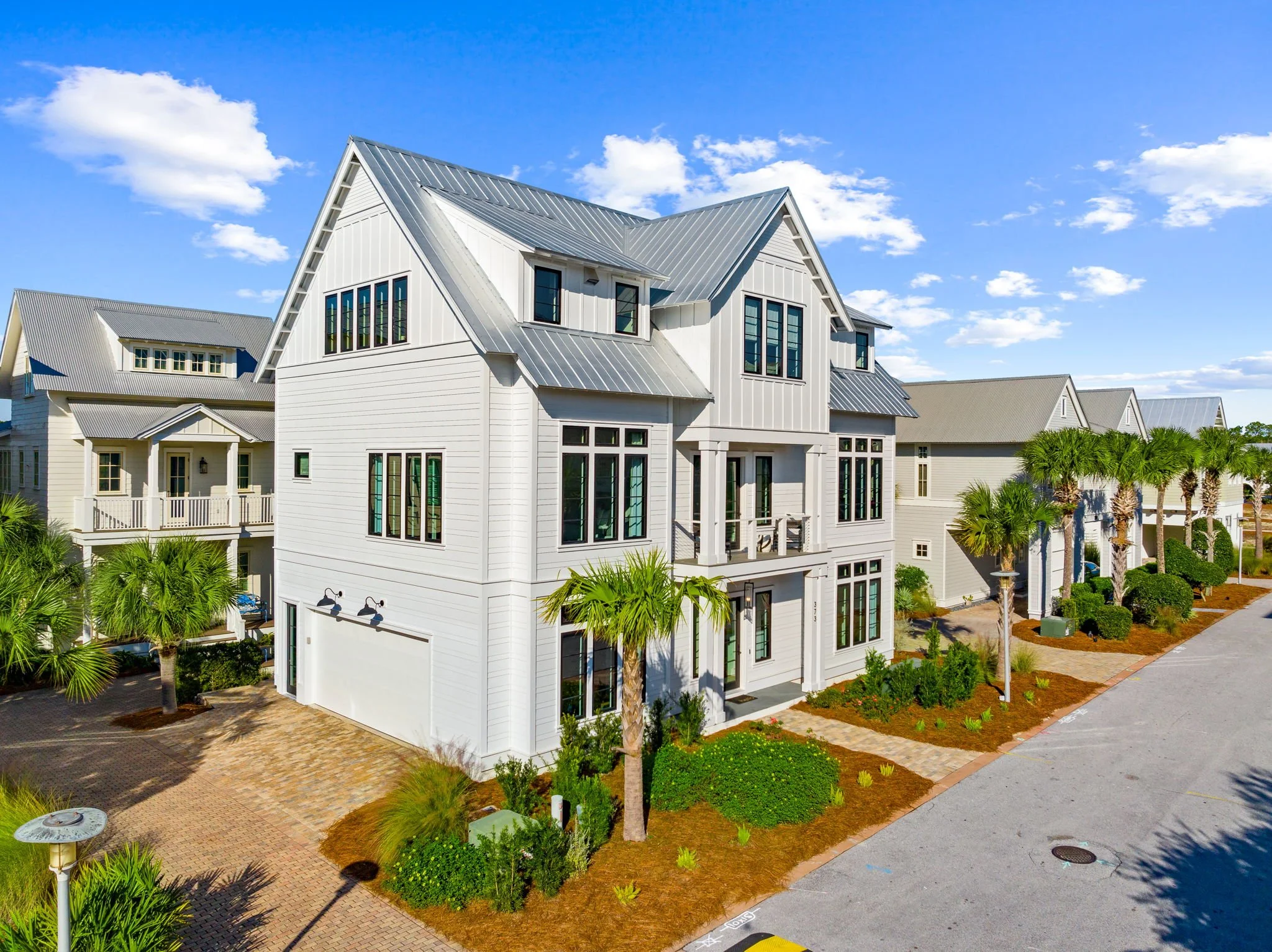 2-web-or-mls-373 Cypress Dr -02.jpg