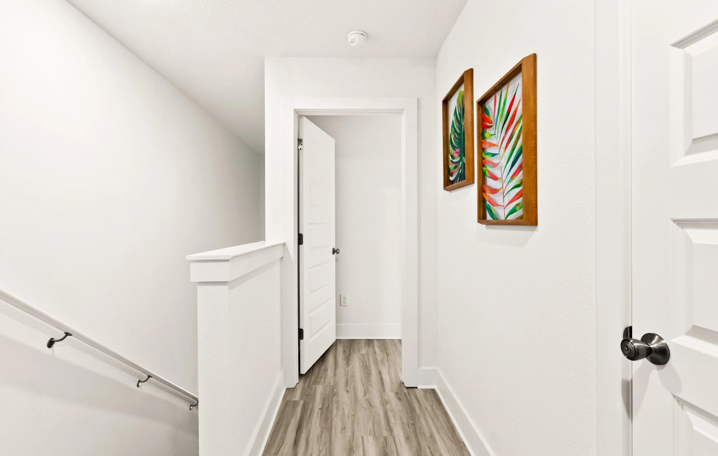 Hallway upstairs to bedrooms