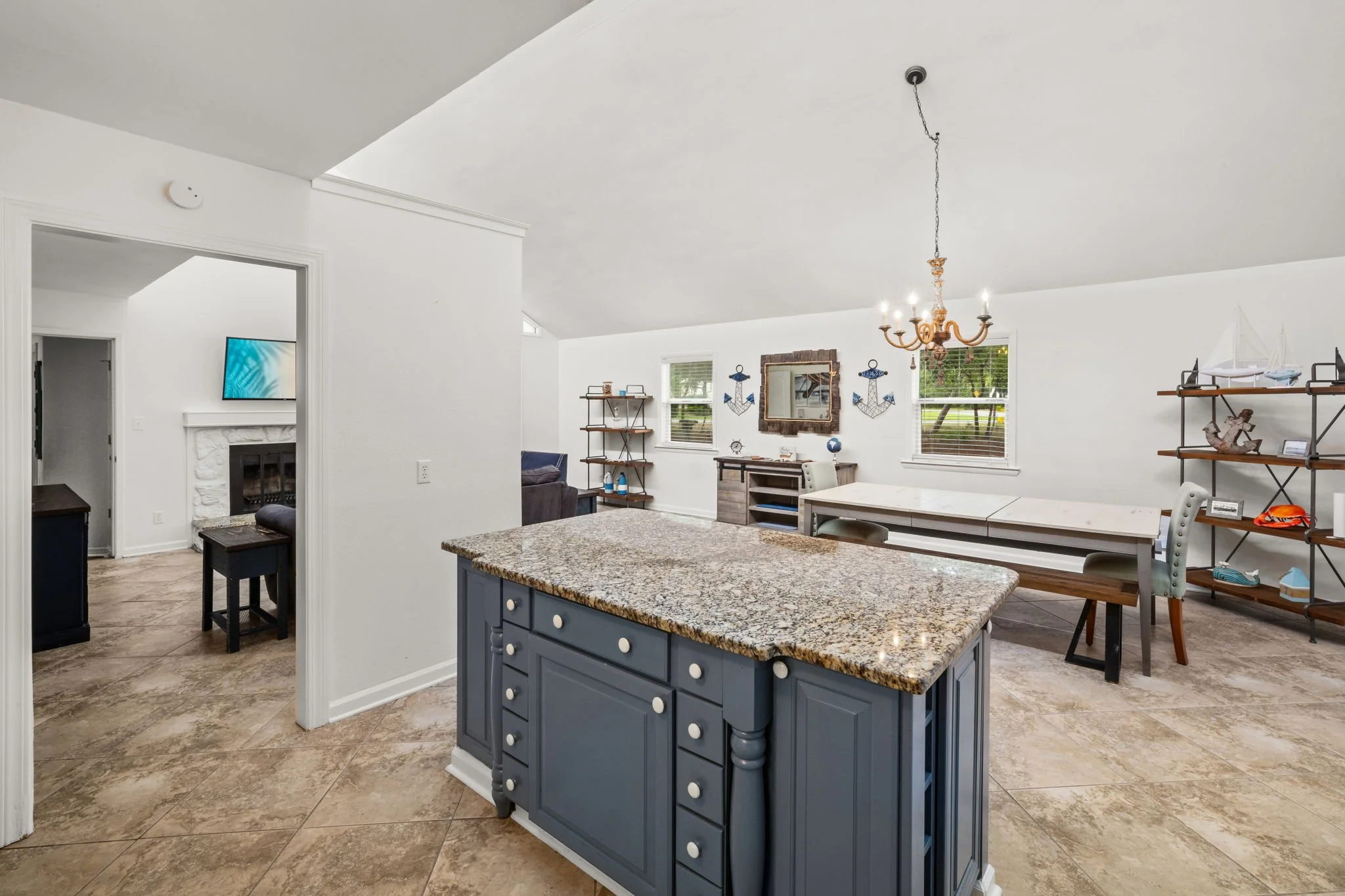 15-web-or-mls-PANHANDLE - 93 BEACH DR N - 09.jpg