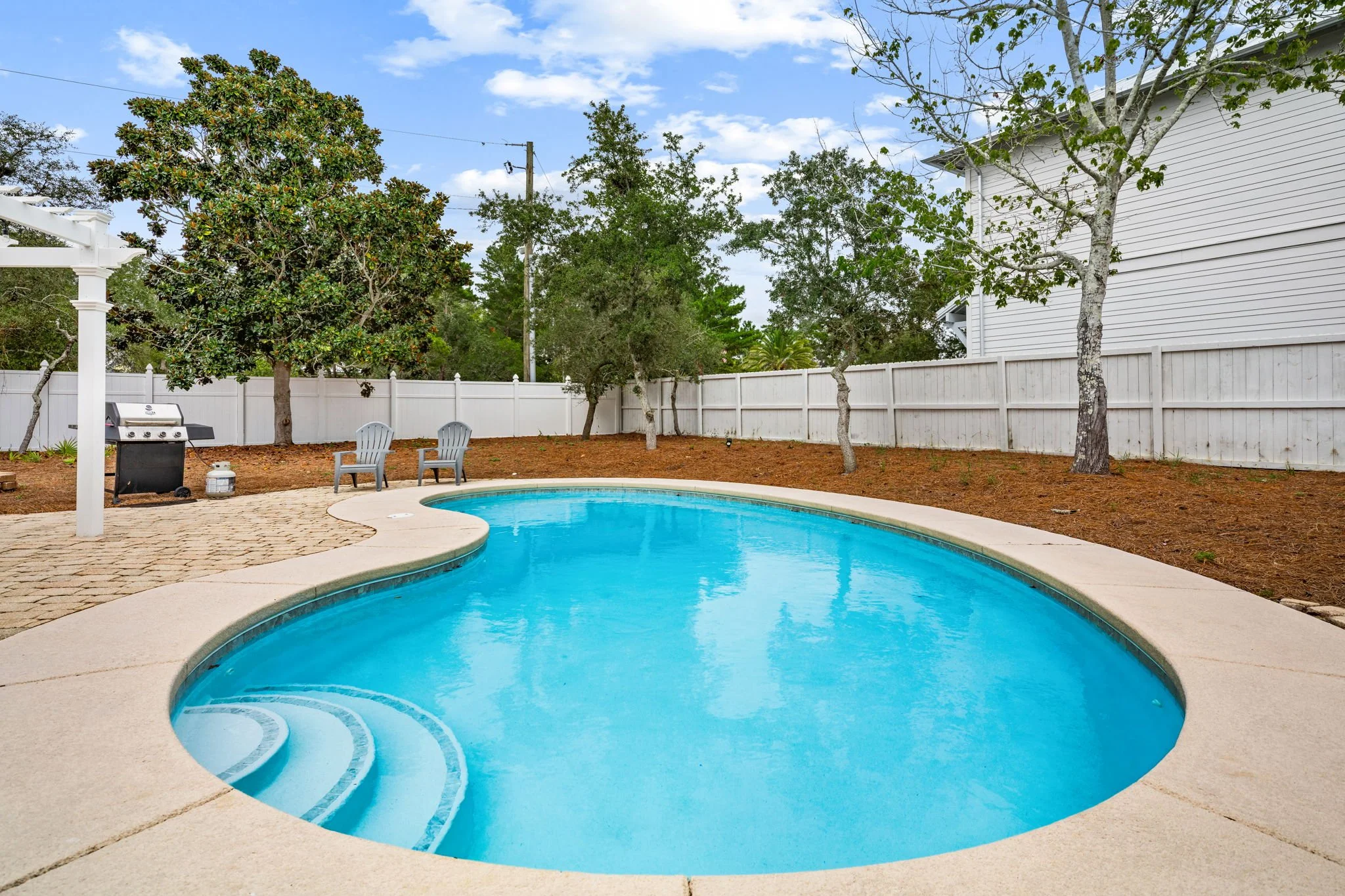 46-web-or-mls-PANHANDLE - 93 BEACH DR N - 39.jpg