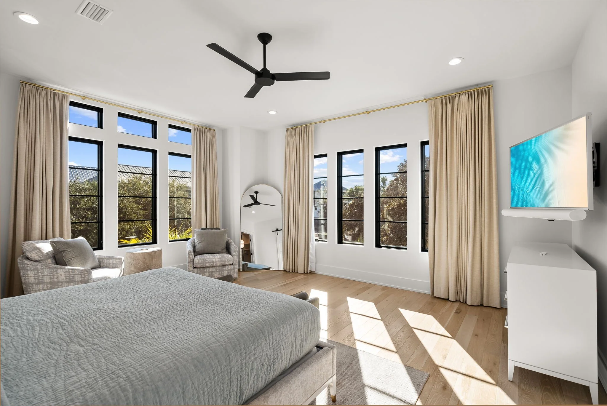 19-web-or-mls-373 Cypress Dr -19.jpg