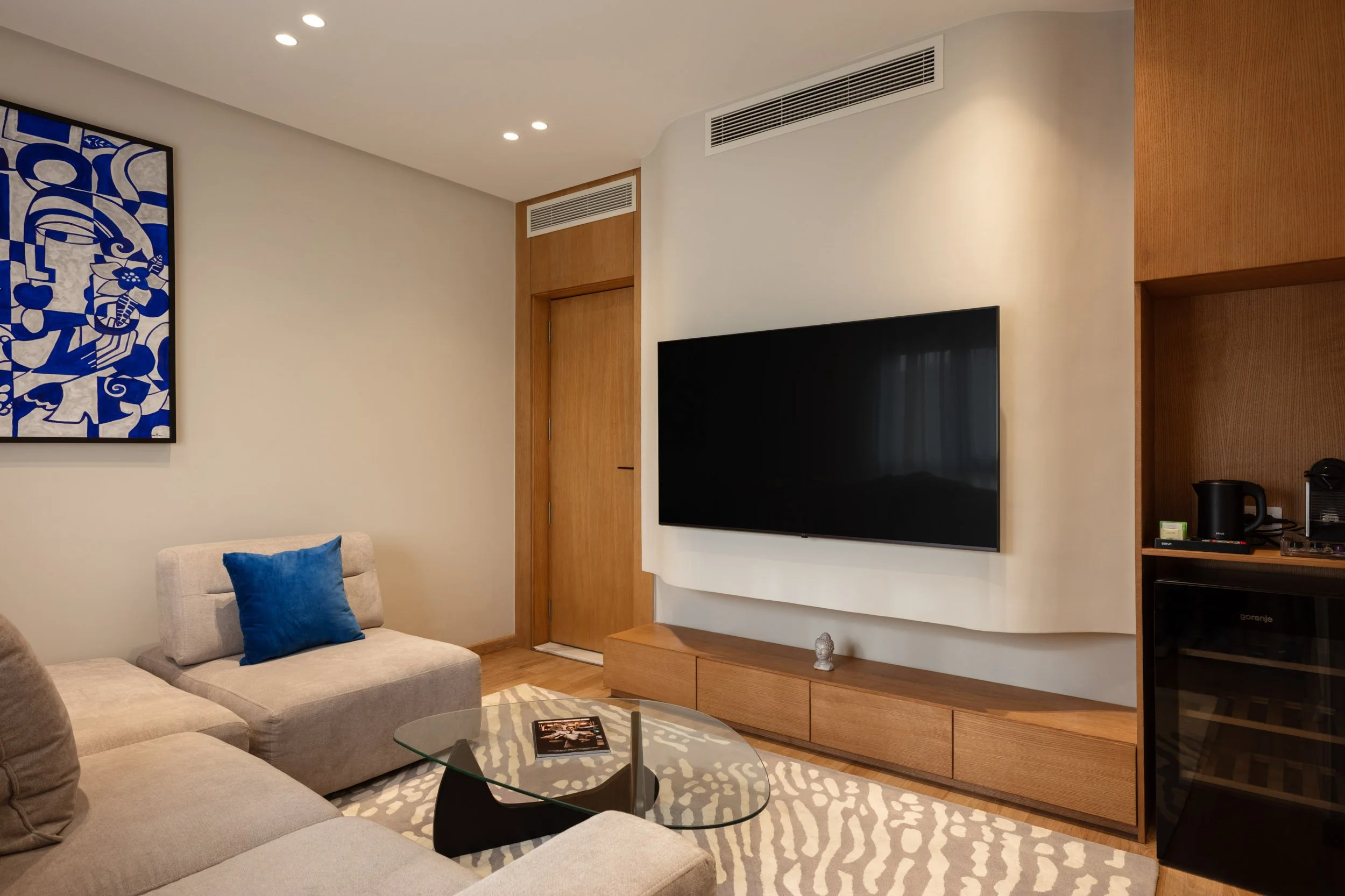  Upscale Contracting 