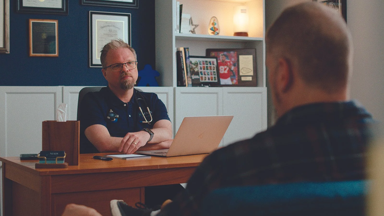 Jay-Serious-Desk-Conversation-1600px.jpg