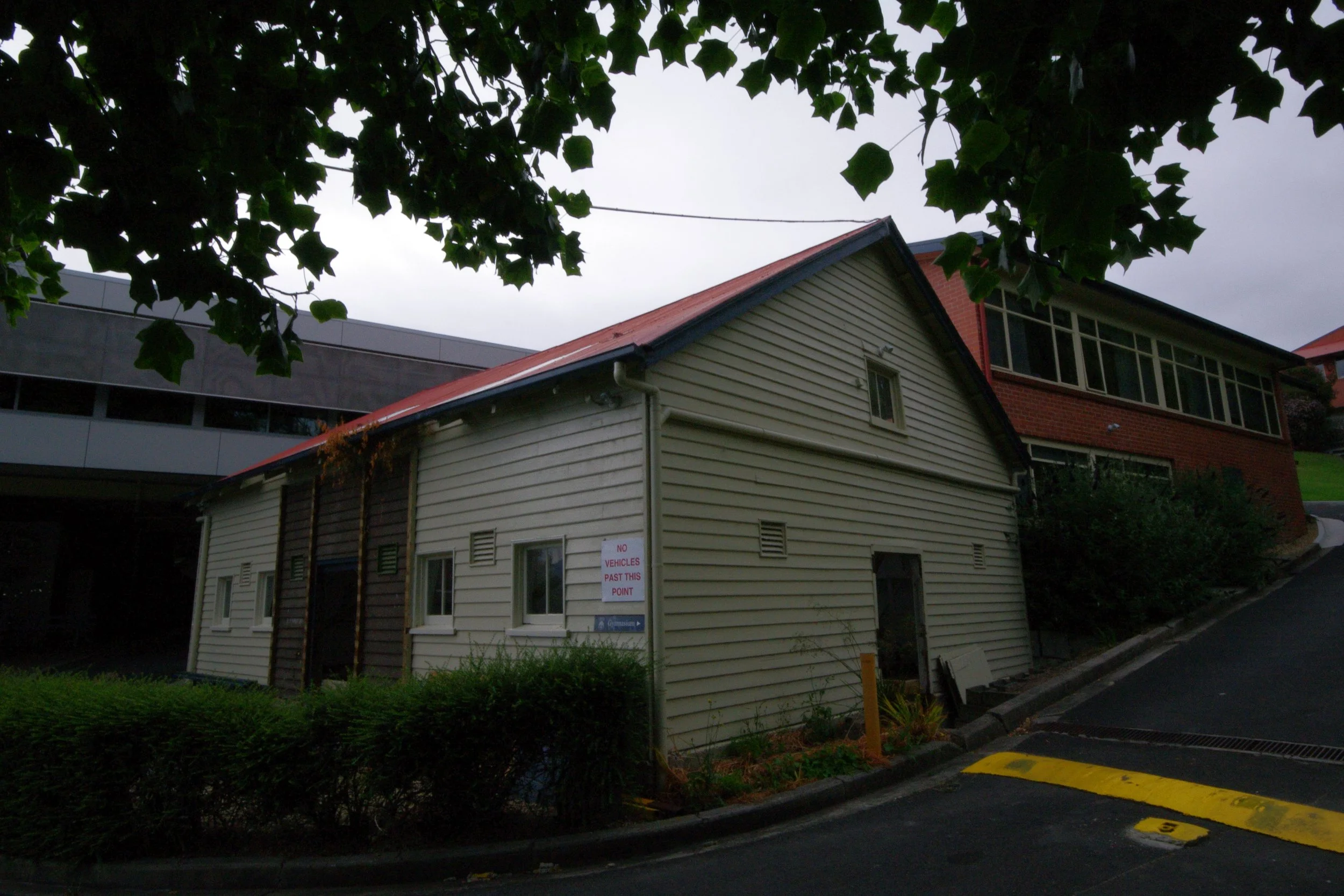 FAHAN SCHOOL 
BARN RELOCATION
