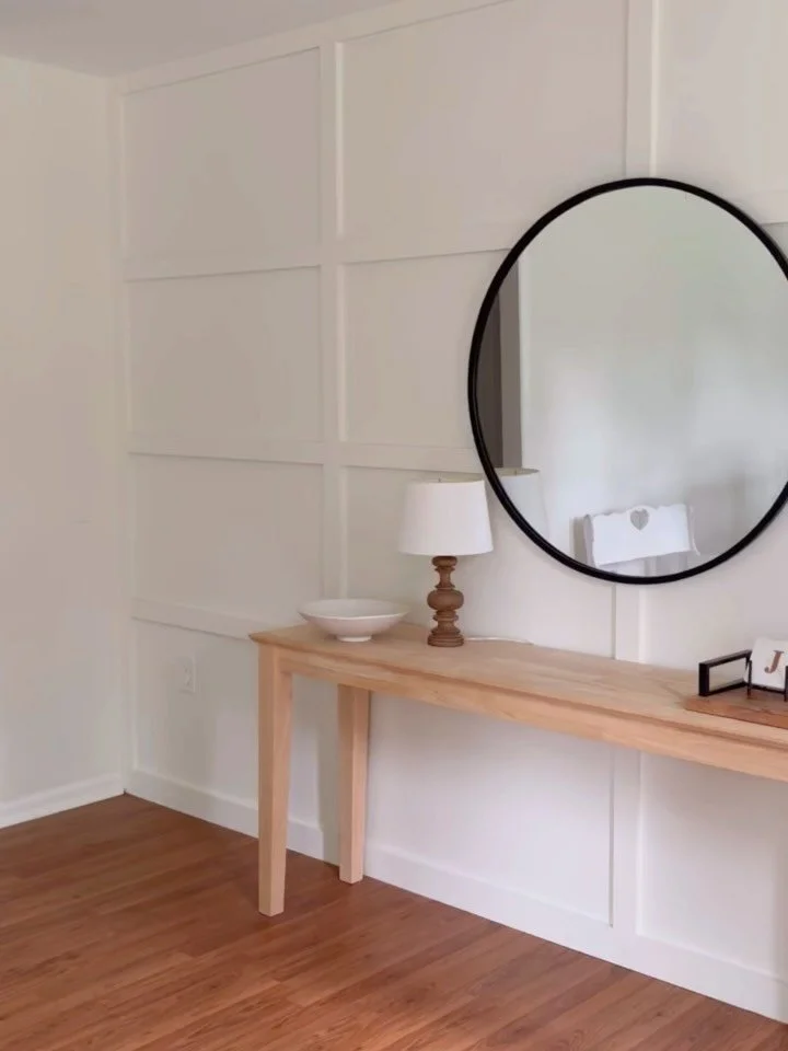 Stopped by a house today and got a good look at an entry wall we helped design a couple years ago. It’s still *chef’s kiss* 💋
. . . . .
You’ve got the dreams, we’ve got the expertise.
Let Elle Macque help you along the w