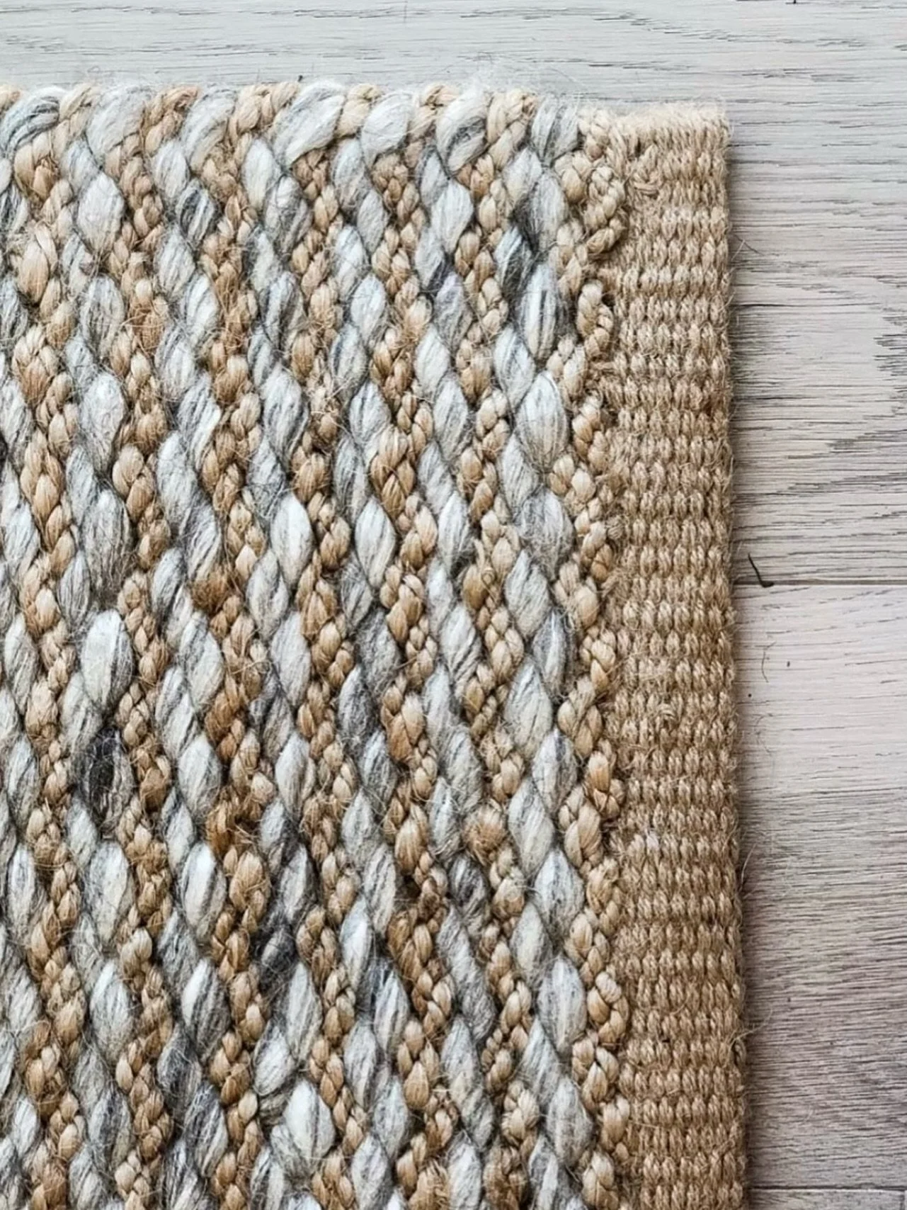💭 If you think, even for just a moment&hellip;

&ldquo;Do I need a rug here?&rdquo;

The answer is always yes. 

Well, mostly. Check in with me if you have questions, obviously!

I love rugs! Sometimes I&rsquo;m mesmerized by the tiny detail that go