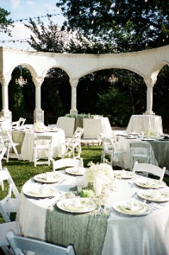 Sage & White: Fresh, Organic Looks