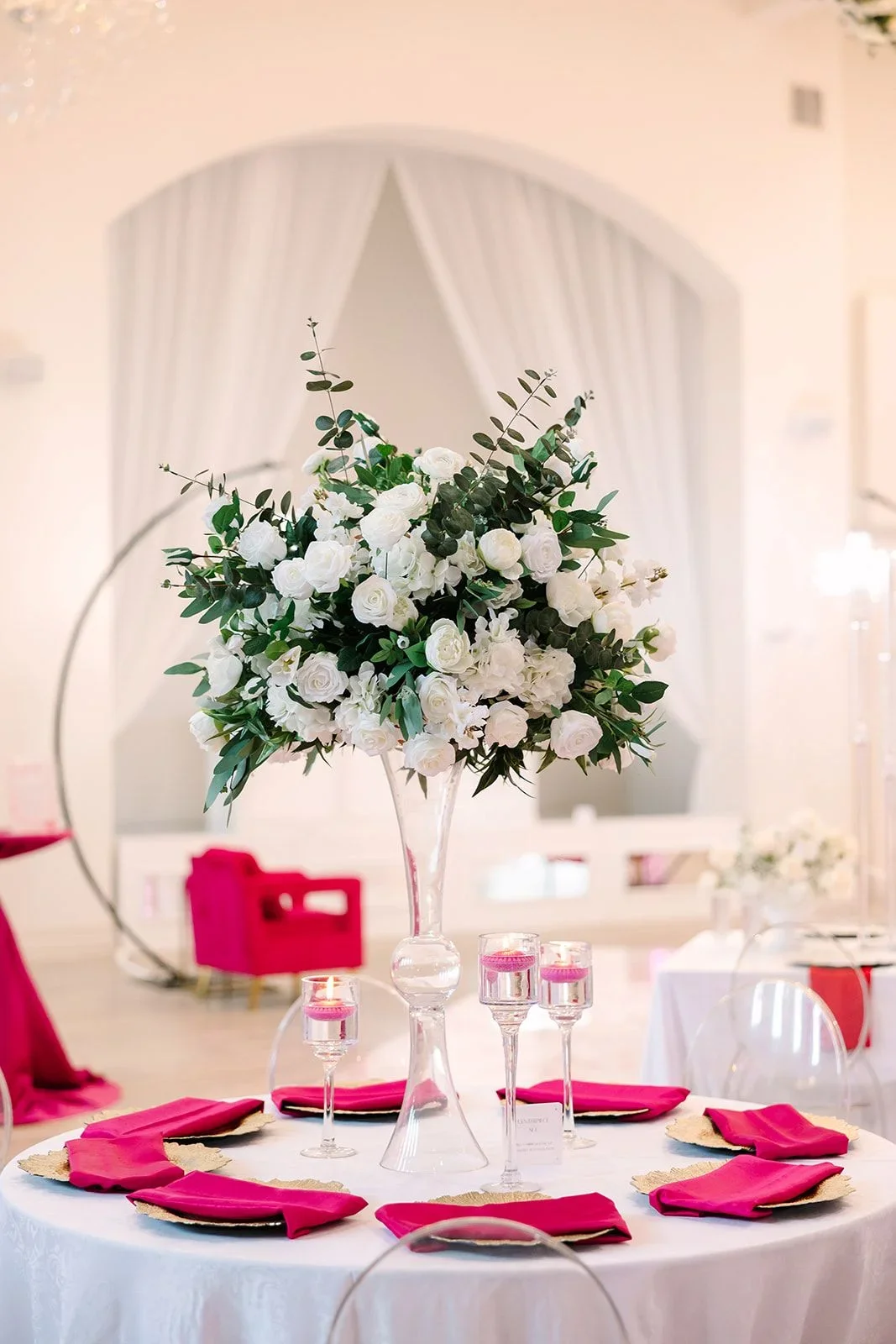 red-white-florals-knotting-hill-boujee-bloom (33).webp