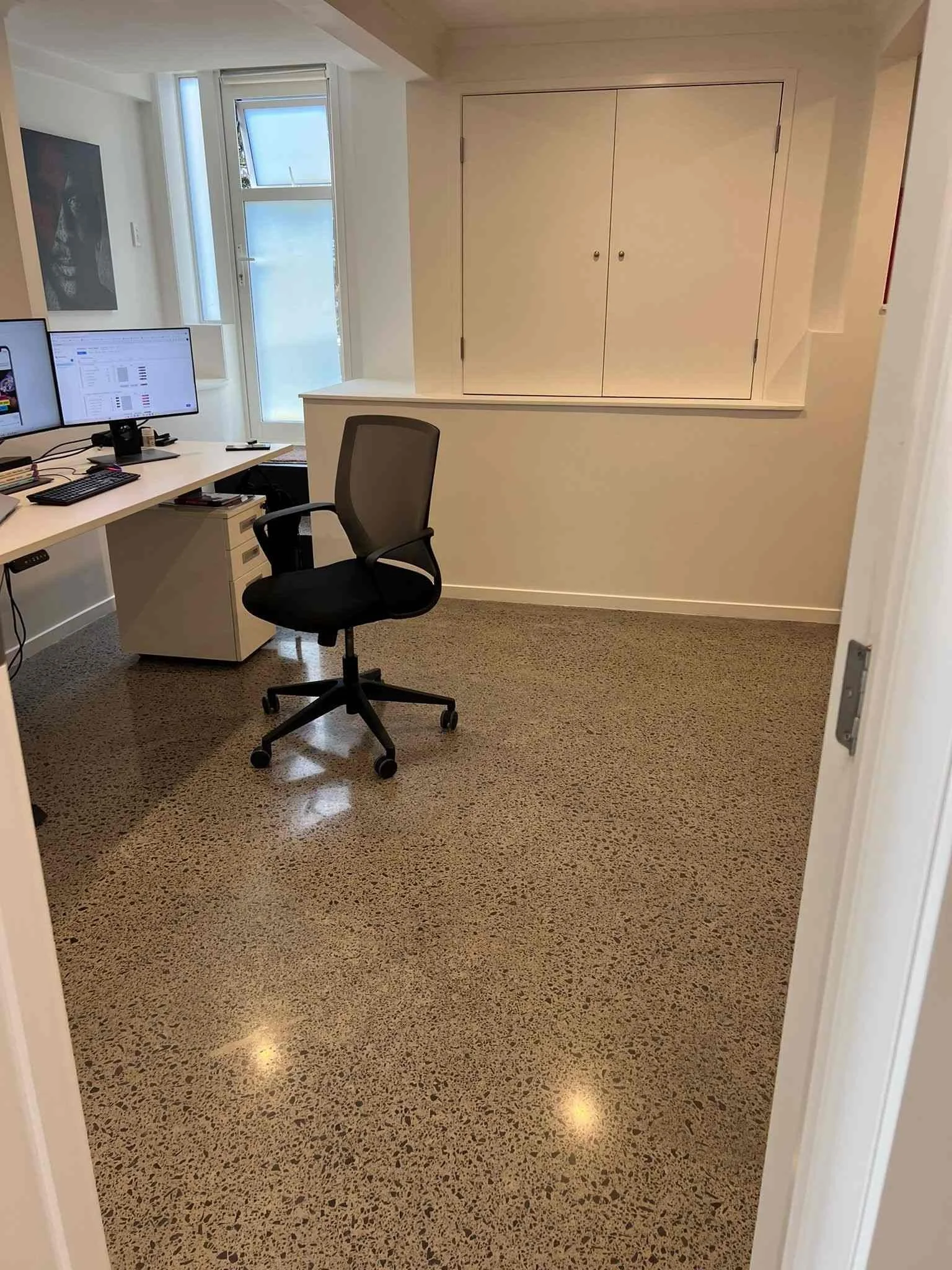 polished-concrete-office .jpg
