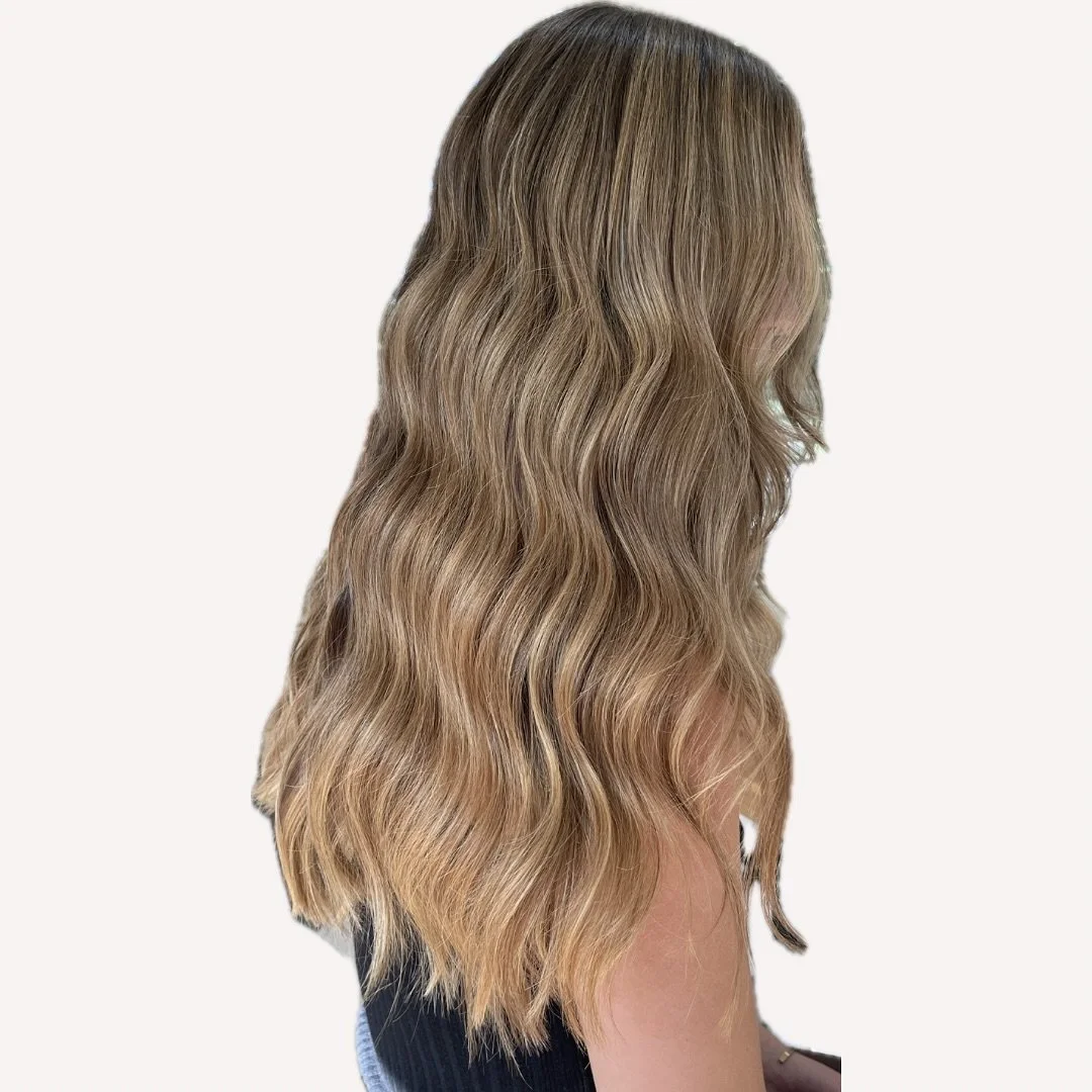LIVED IN BLONDE!😻 We love a good lived in blond at @aureastudioss its what we do best! Don&rsquo;t forget to book to be able to have a feel of the experience for yourself 🫶🏼