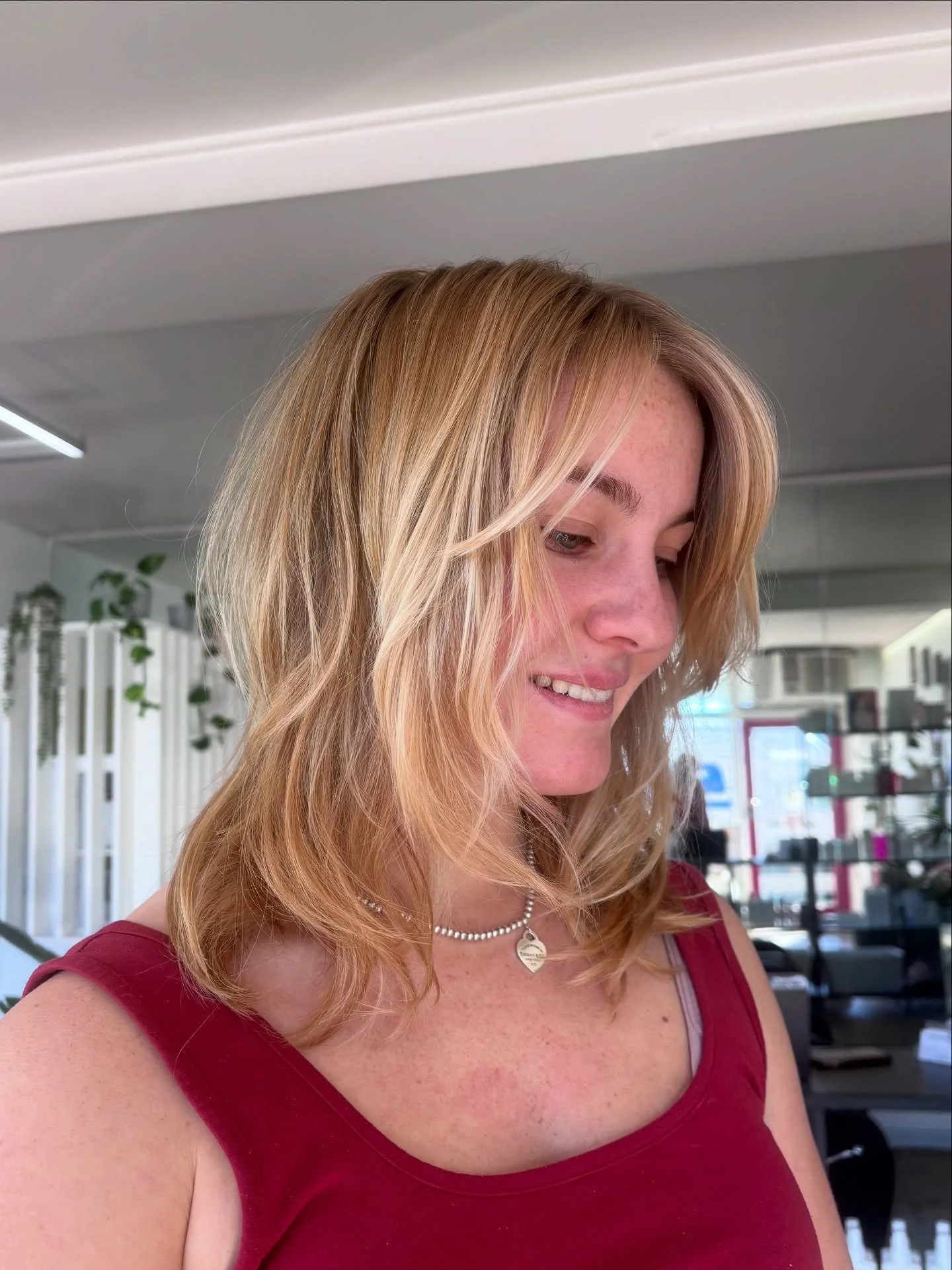 Pretty in blonde @ava_carson 💗
Bringing back the summer glow for winter ☀️