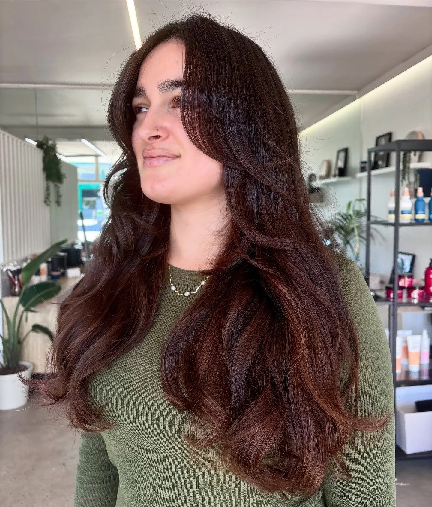 New space is such a vibe!!! Loving these long layered with a bouncy blowdry😻

Booking link is in bio 🤍