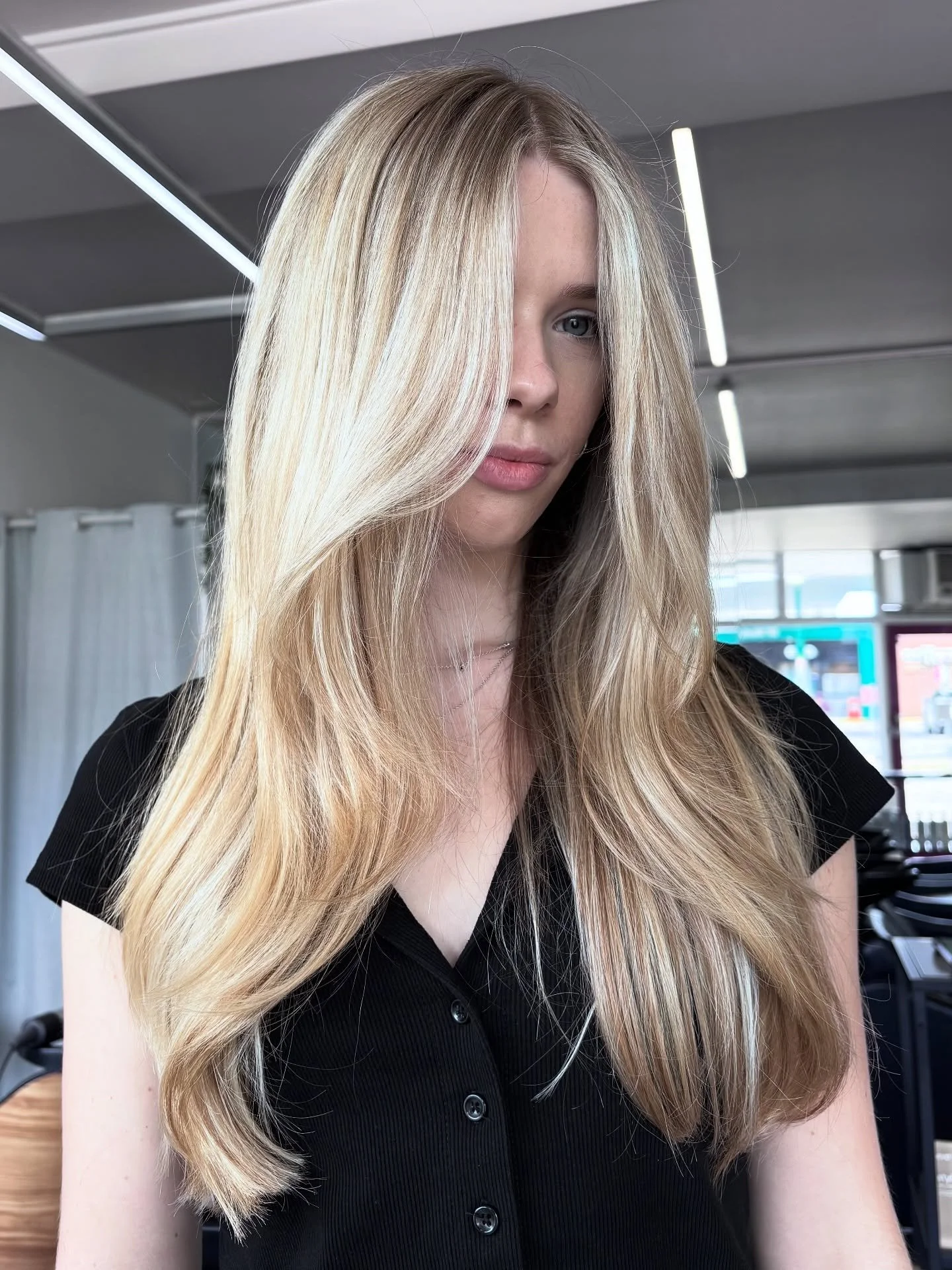 Bringing the blonde back just in time for summer! ☀️✨
Can you believe it&rsquo;s only five weeks until Christmas? Make sure you book your appointment now so you don&rsquo;t miss out! 💗