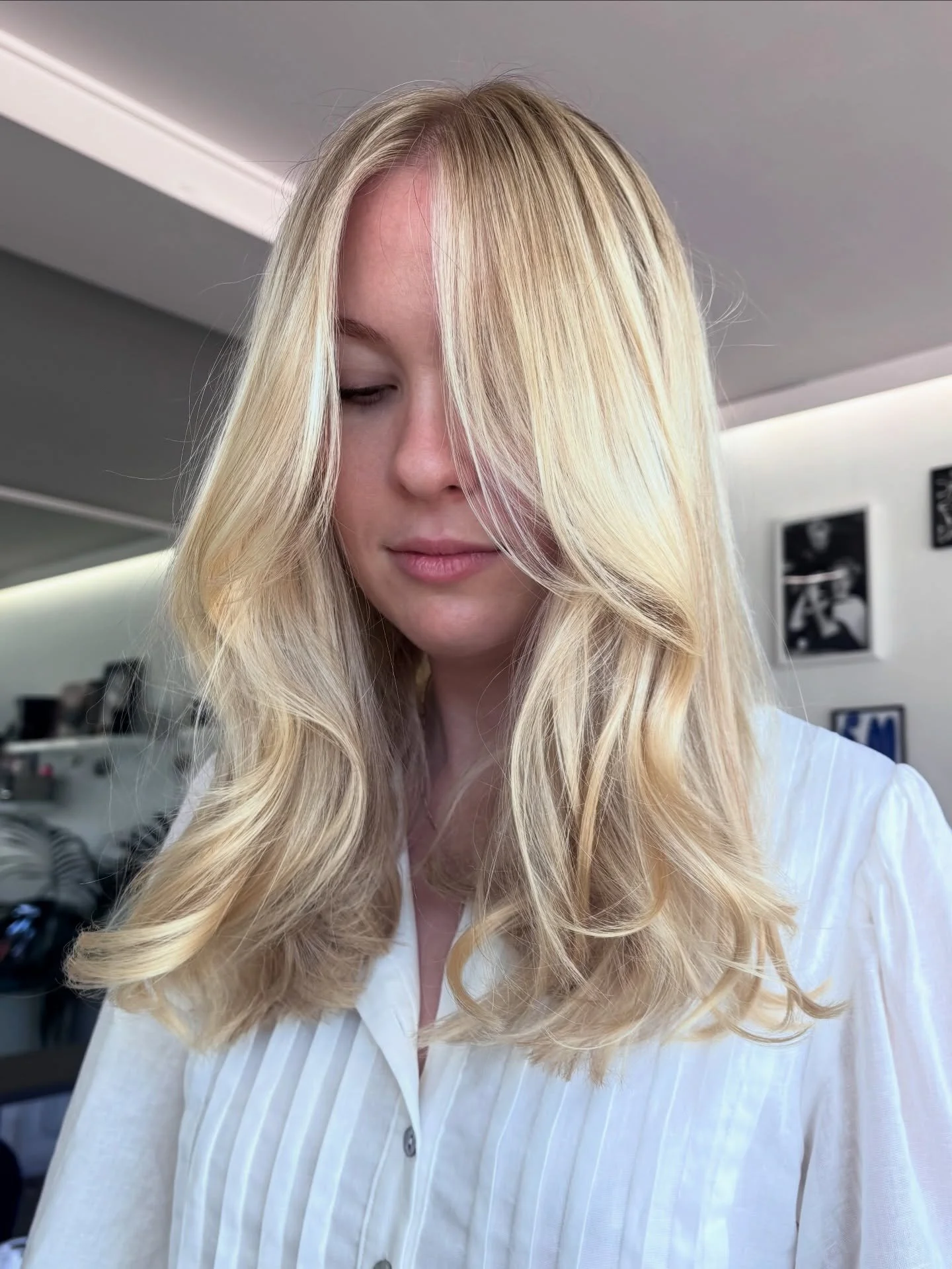 Bright blonde @sarahrosewheelerr 🤍✨