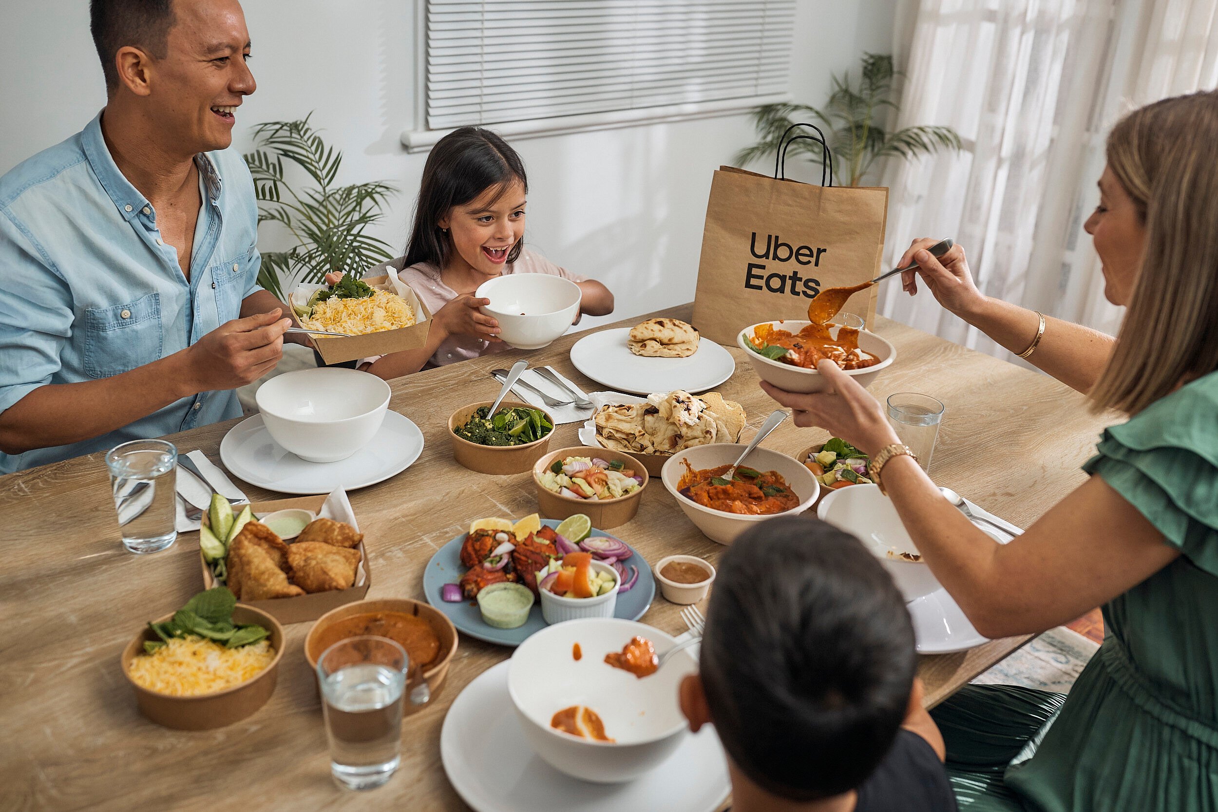 UBER_EATS_SYDNEY_COMMERCIAL_PHOTOGRAPHY_DAN_GOSSE_003-1.jpg