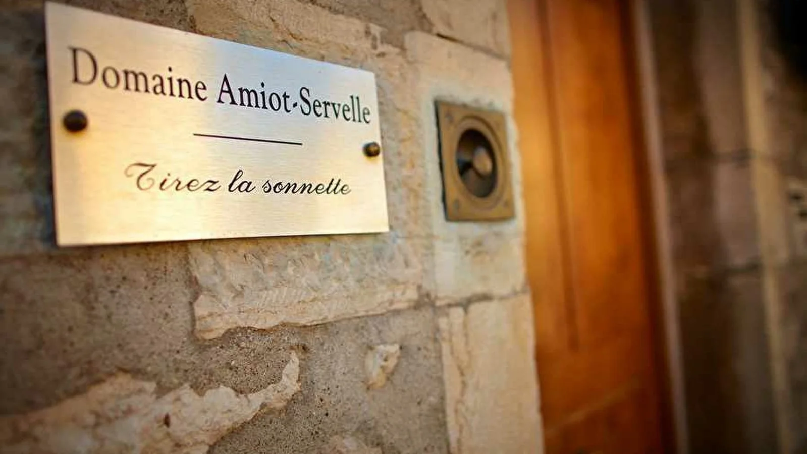 45a6a794c208b1b8c8187cb84d285cf9-Domaine-Amiot-Servelle-1600x900.jpg