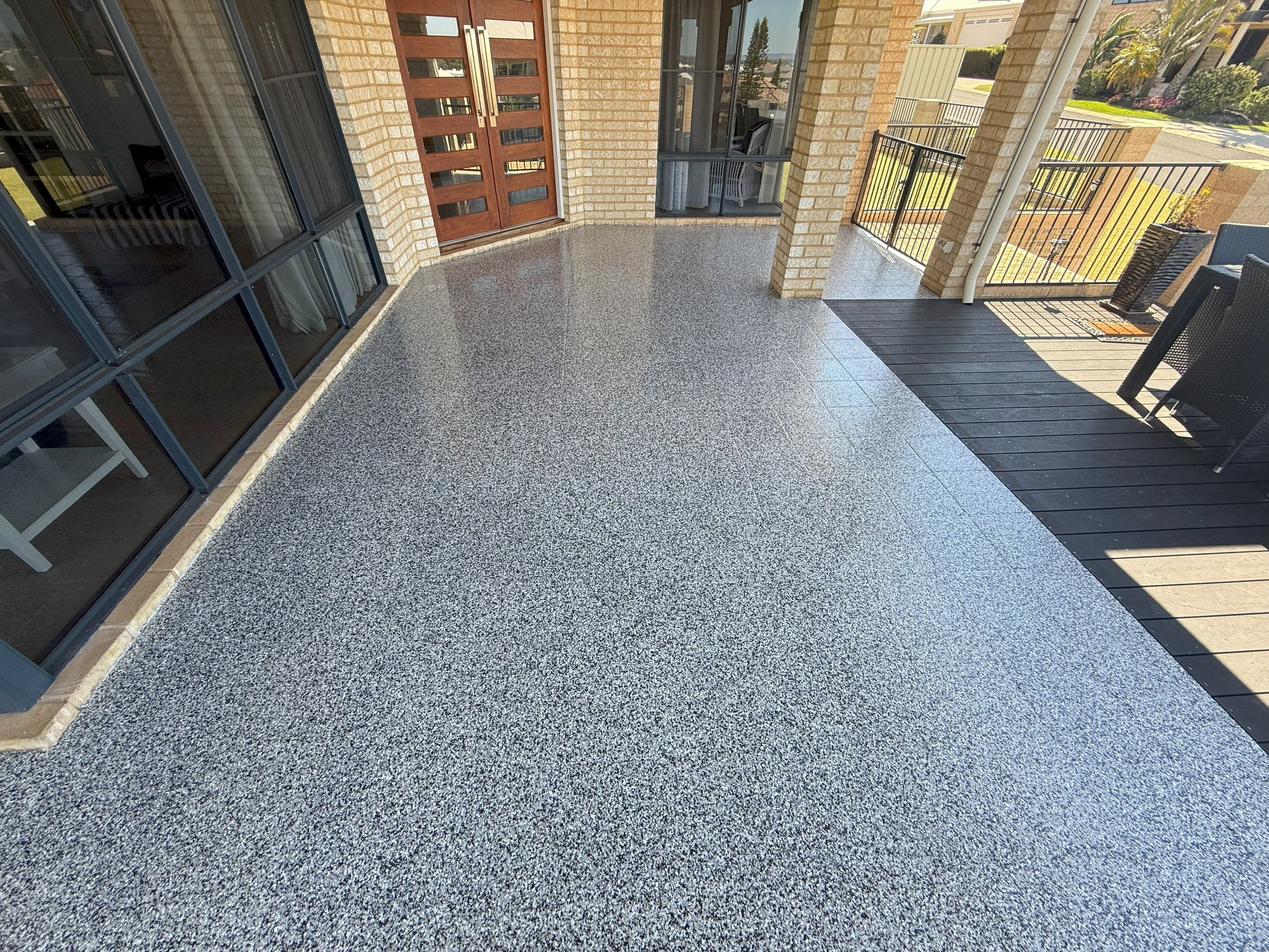 Domino Epoxy Flake