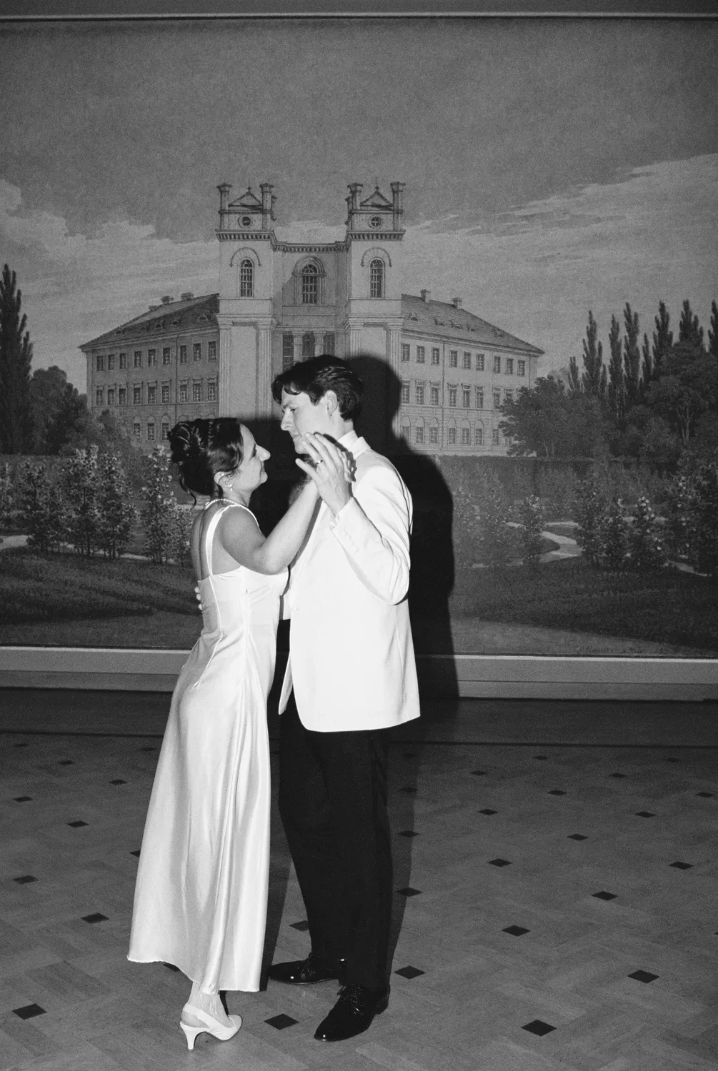 first-dance-mural-background-35mm-bw.webp