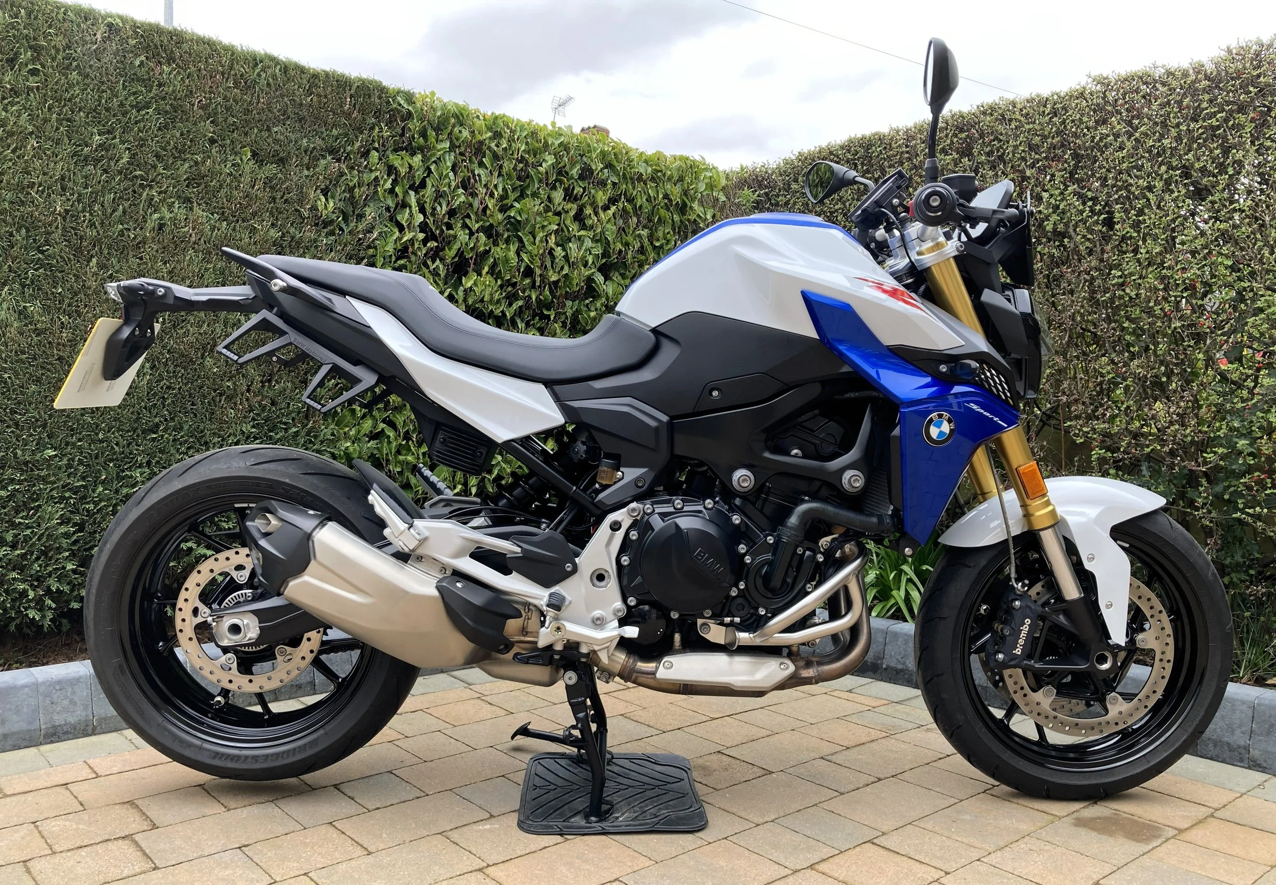 *DEPOSIT TAKEN* 2023 BMW F900R Sport with Comfort Pack only 2416 miles