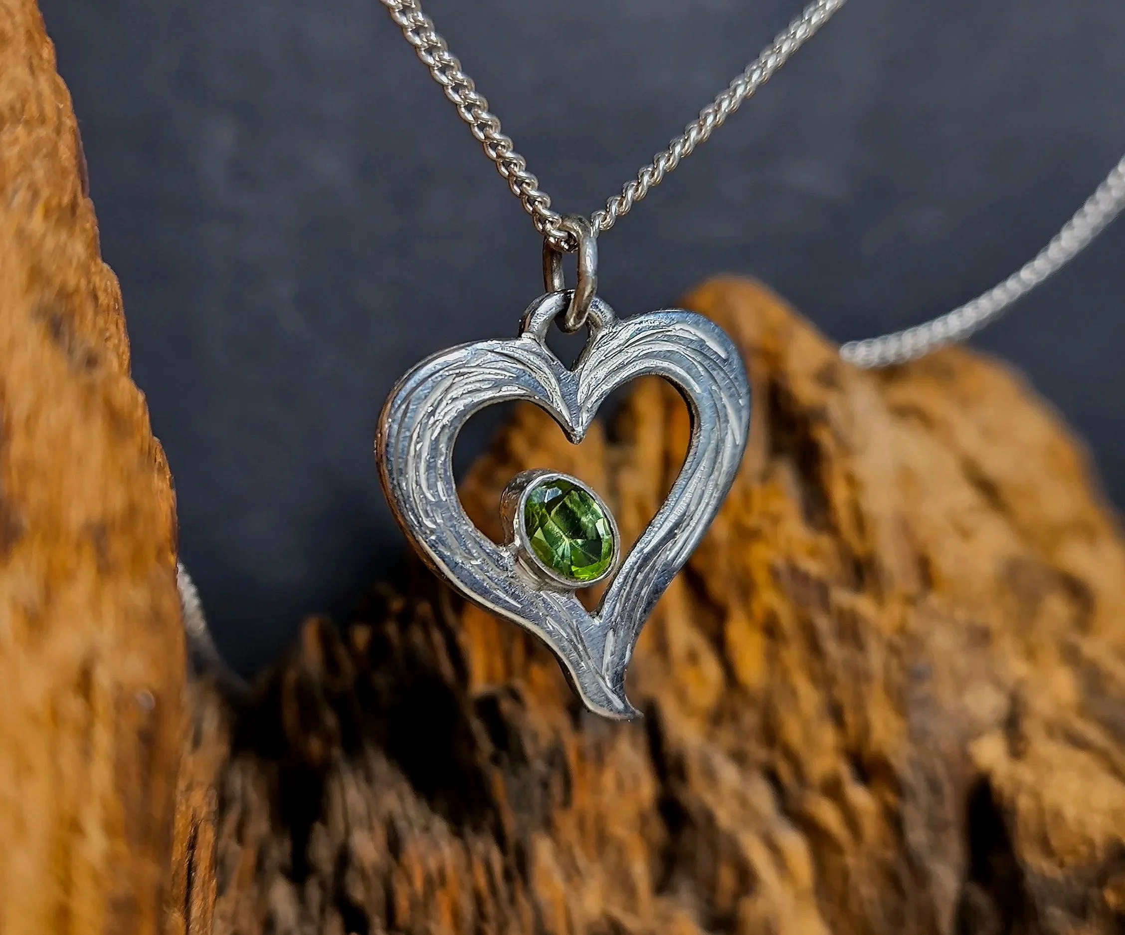 Silberherz mit Peridot, Unikat