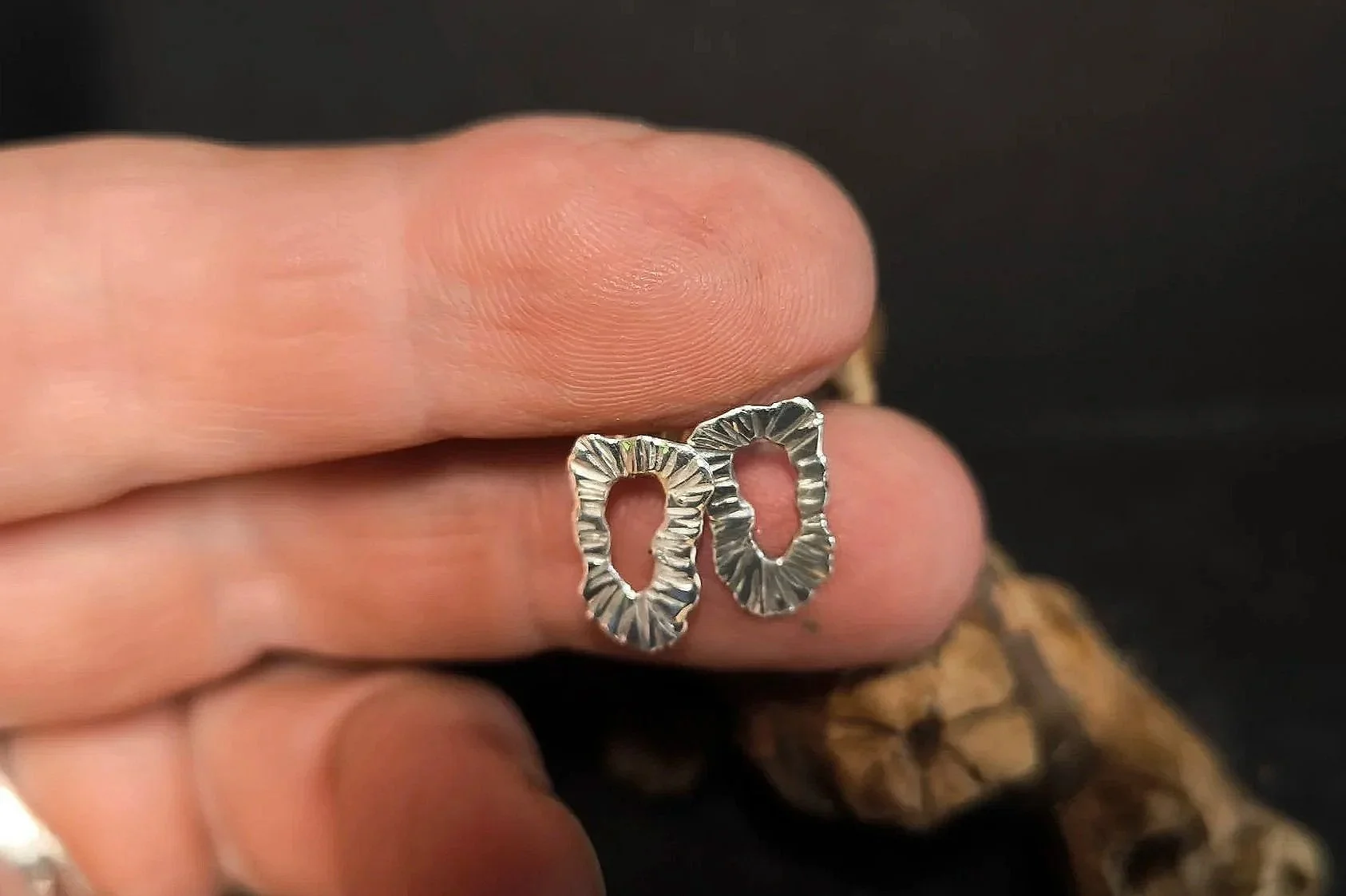 Silberstecker, handgemacht, unregelmäßig, oval, Janet Schmock