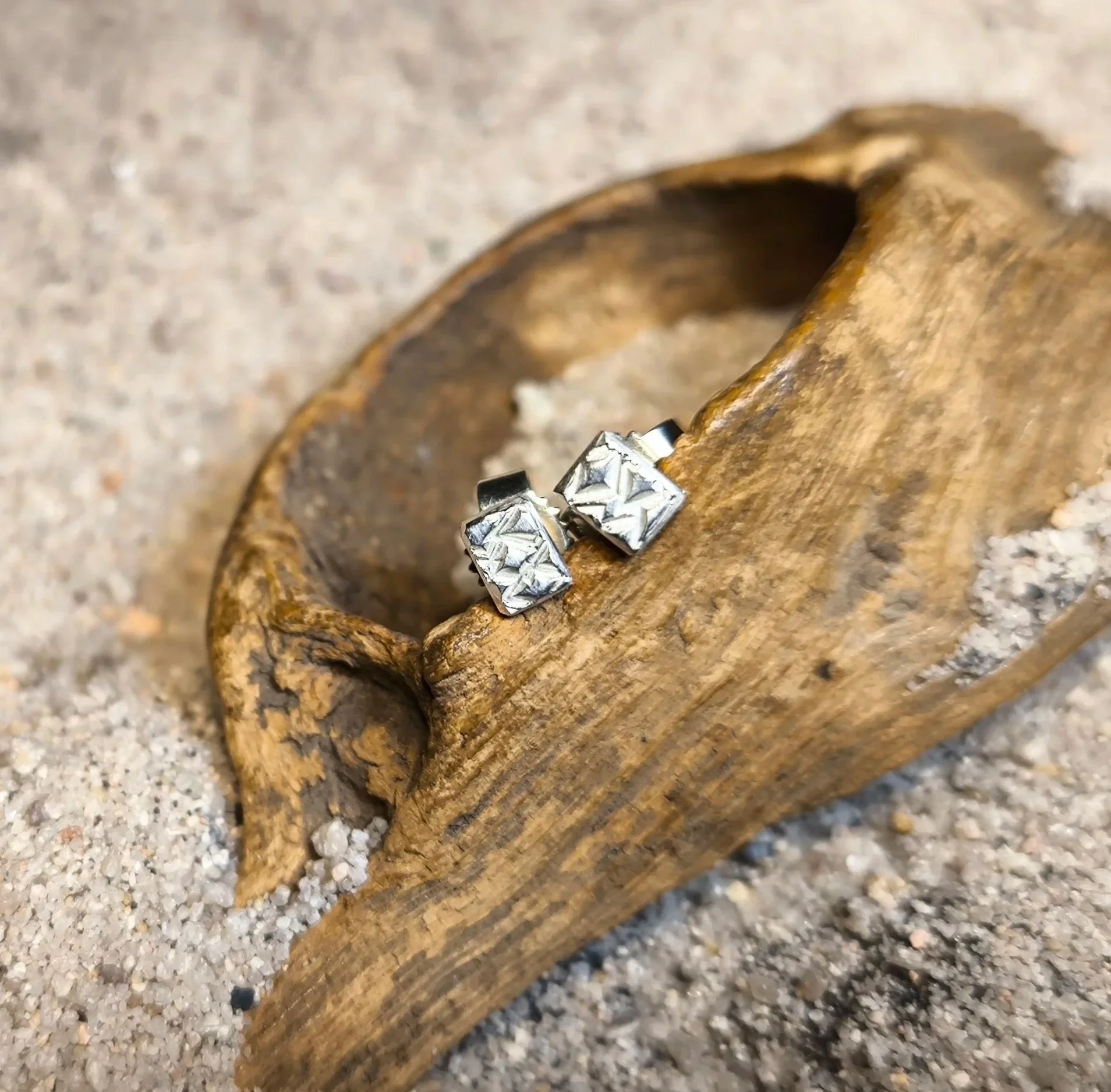 Rechteckige Ohrstecker Silber, handgemacht