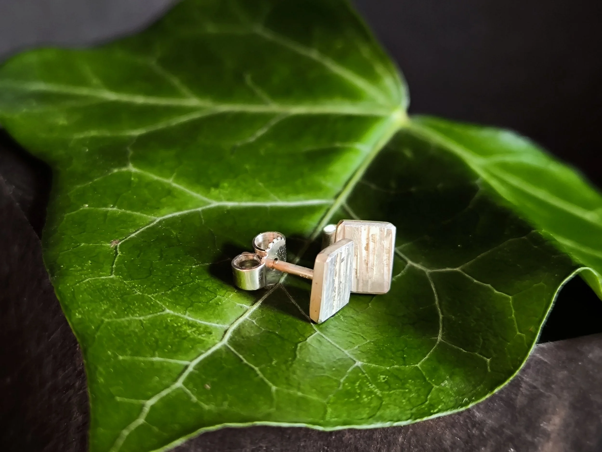 Rechteckige Ohrstecker Silber, handgemacht