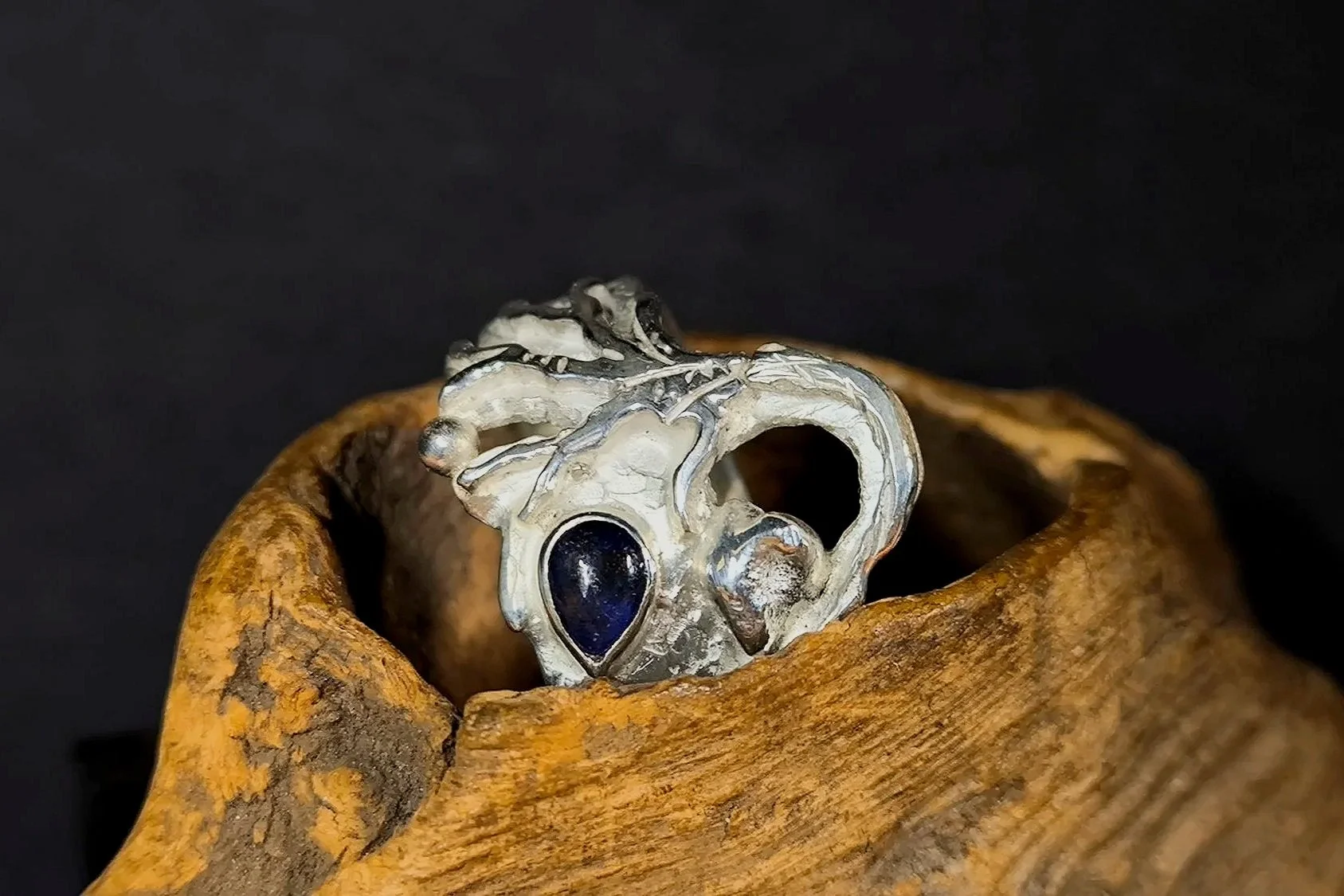 Silberring mit Saphir, Unikatschmuck