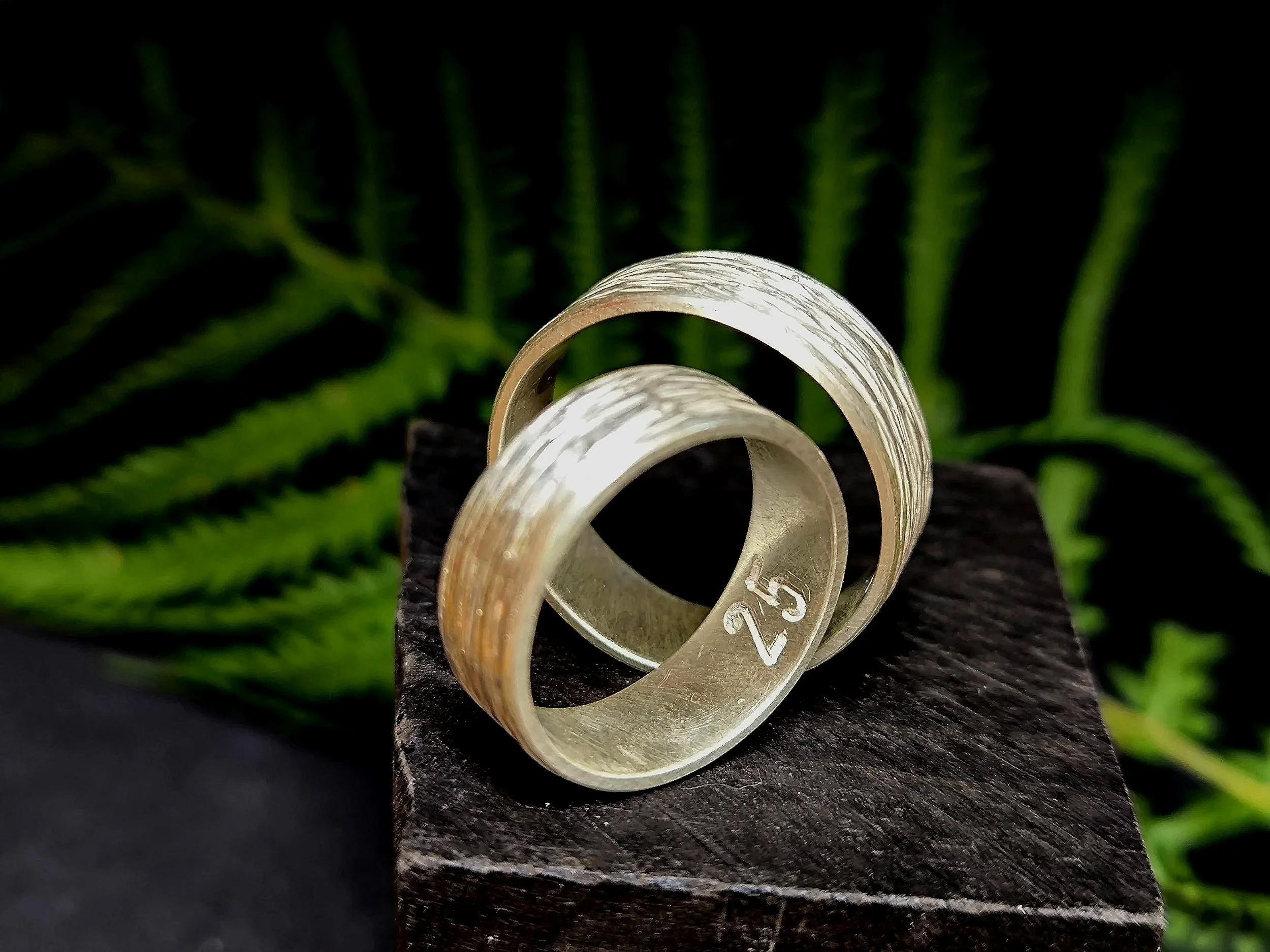 Eheringe aus Silber, handgeschmiedet