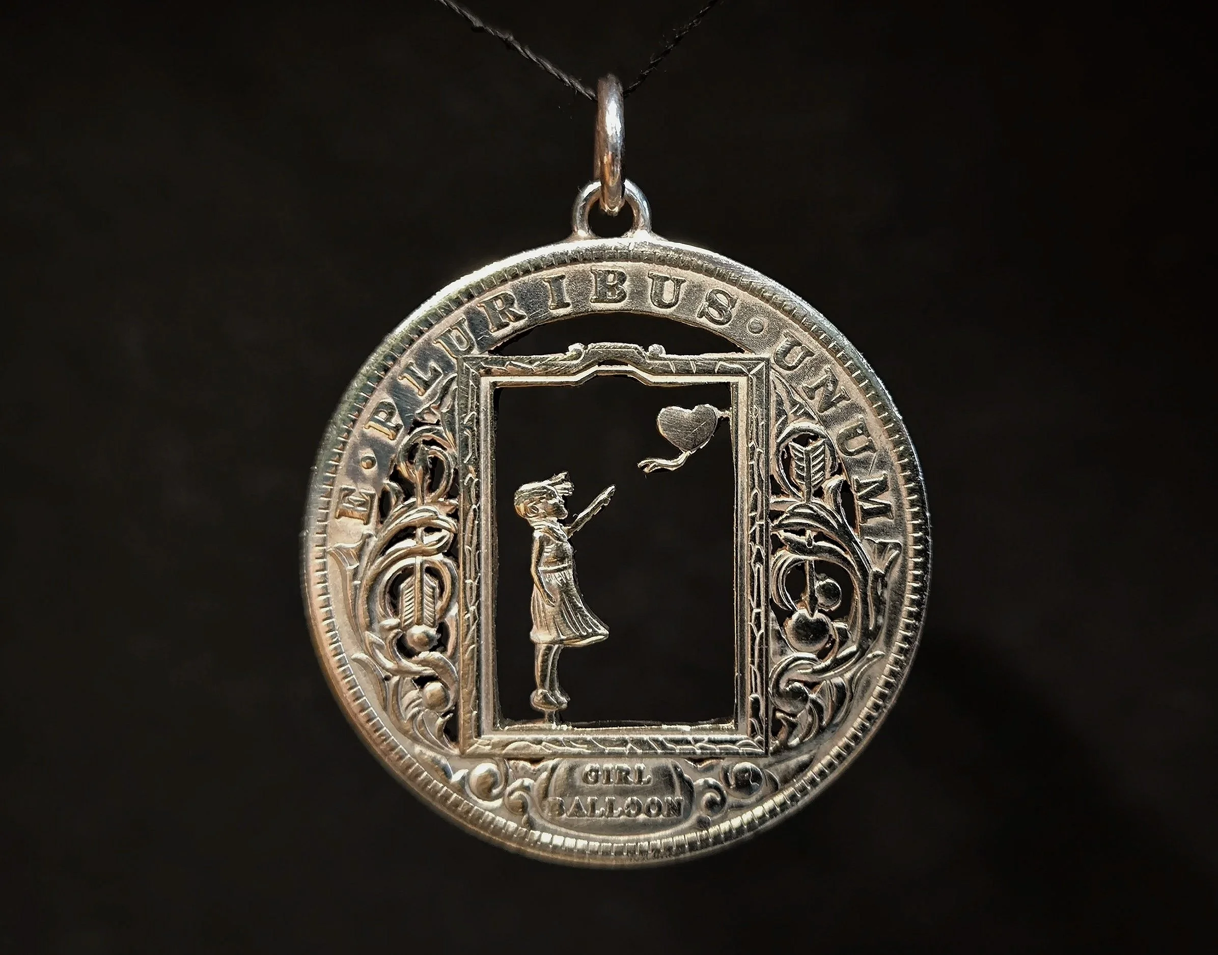 Kettenanhänger Mädchen mit Ballon