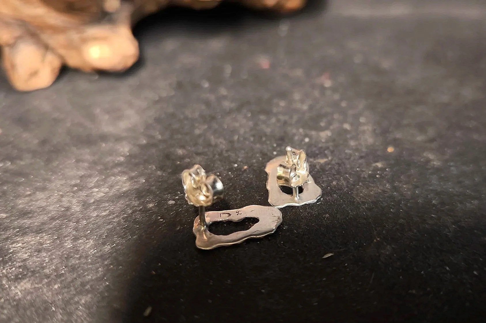 Silberstecker, handgemacht, unregelmäßig, oval, Janet Schmock